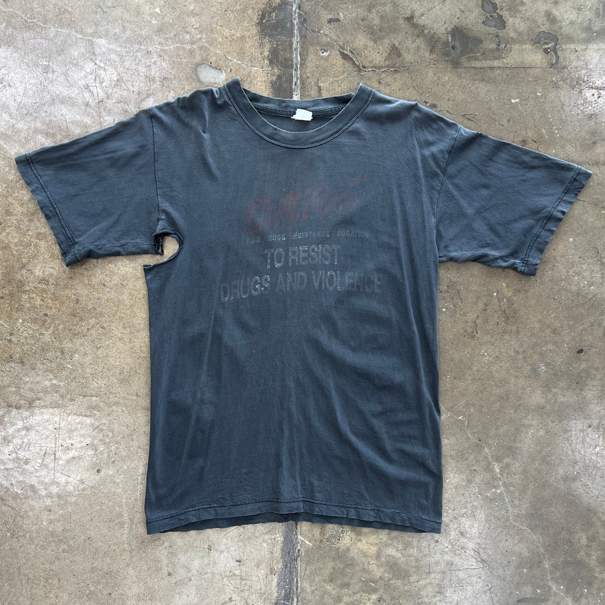 90s DARE SUPER FADER Resist Drugs & Violence Social Tee