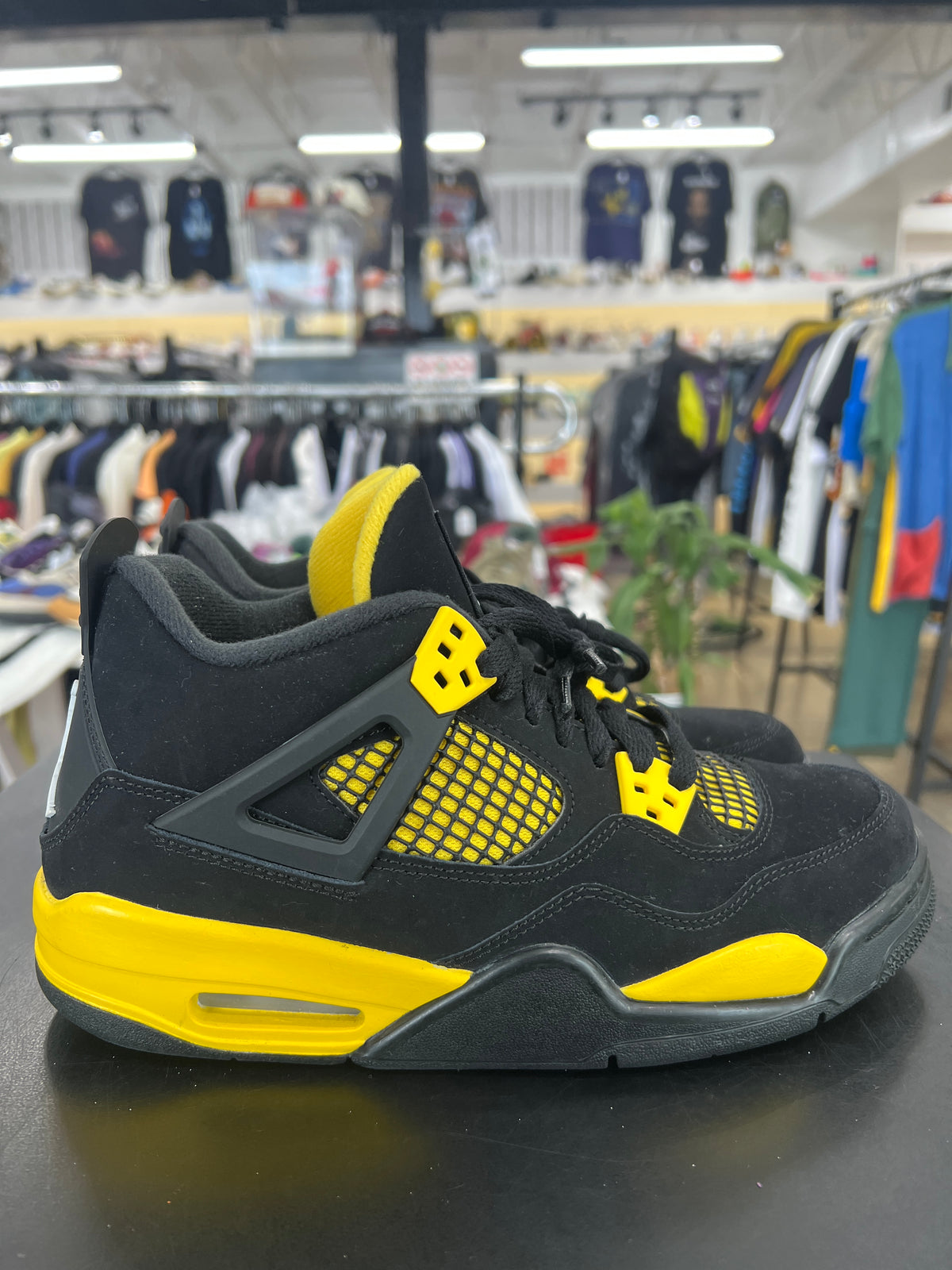 Air Jordan 4 Thunder (2023)