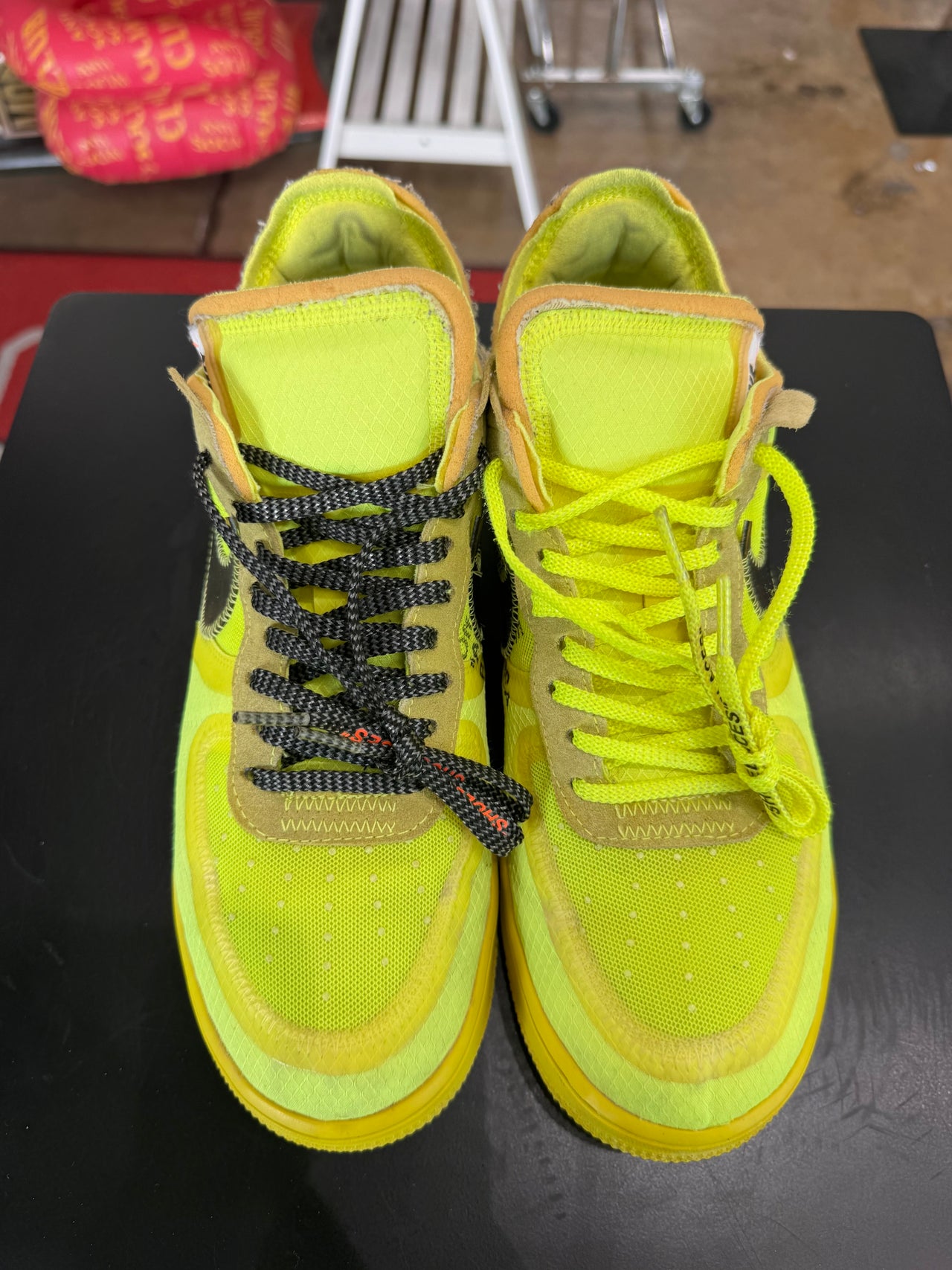 Air Force 1 x Off White Volt (2018)
