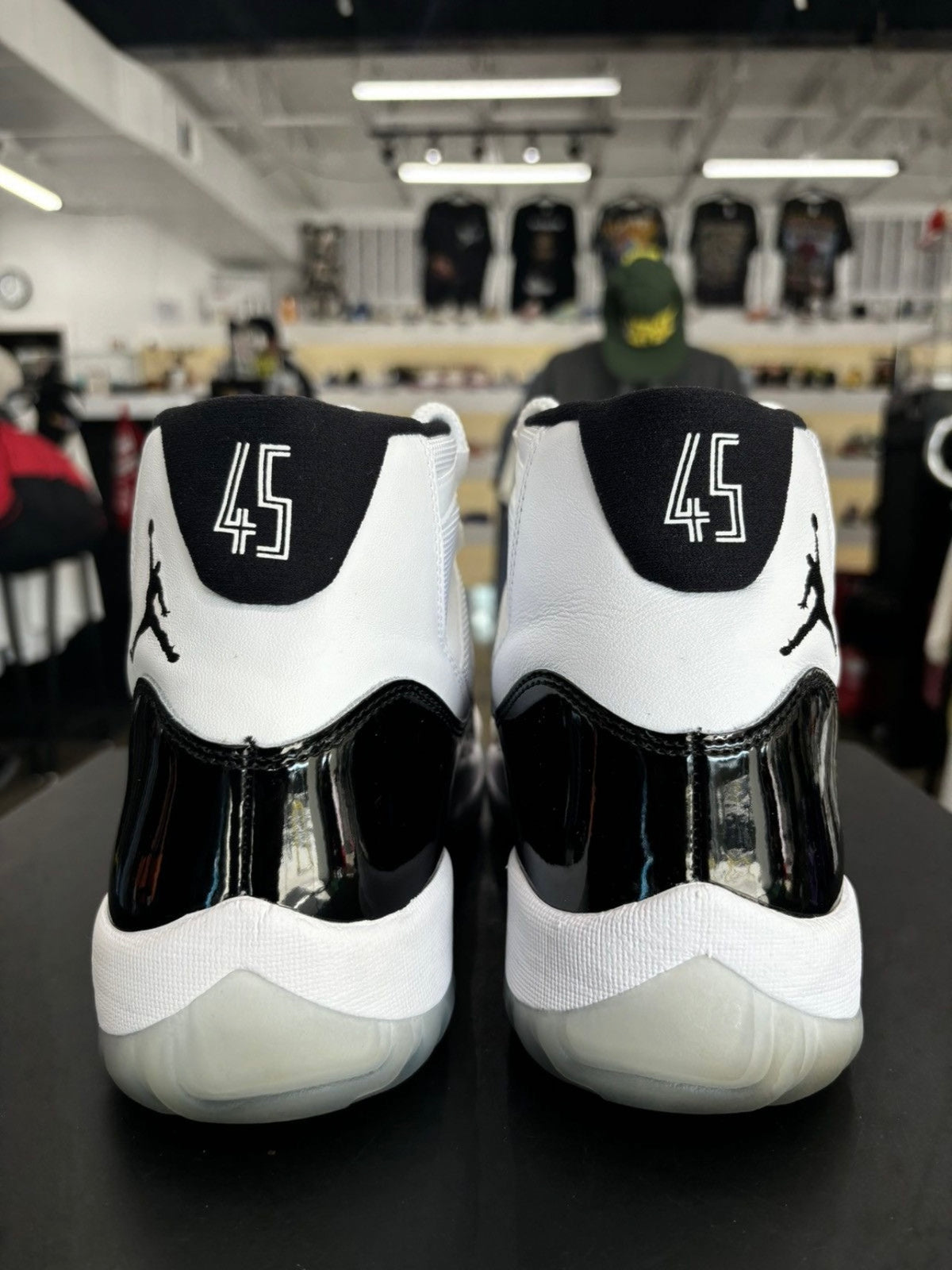 Air Jordan 11 Concord (2018)