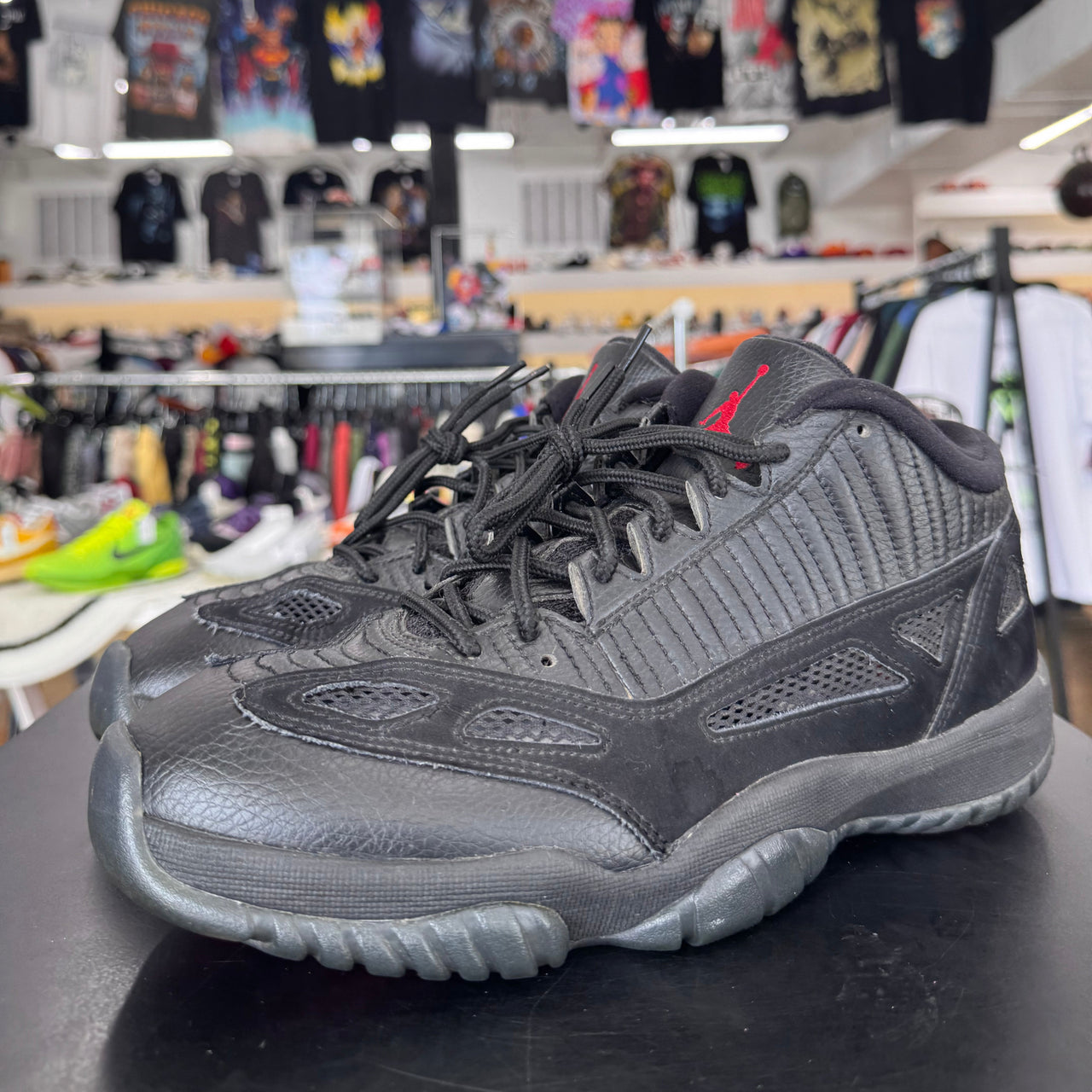 Air Jordan 11 Retro Low IE Referee