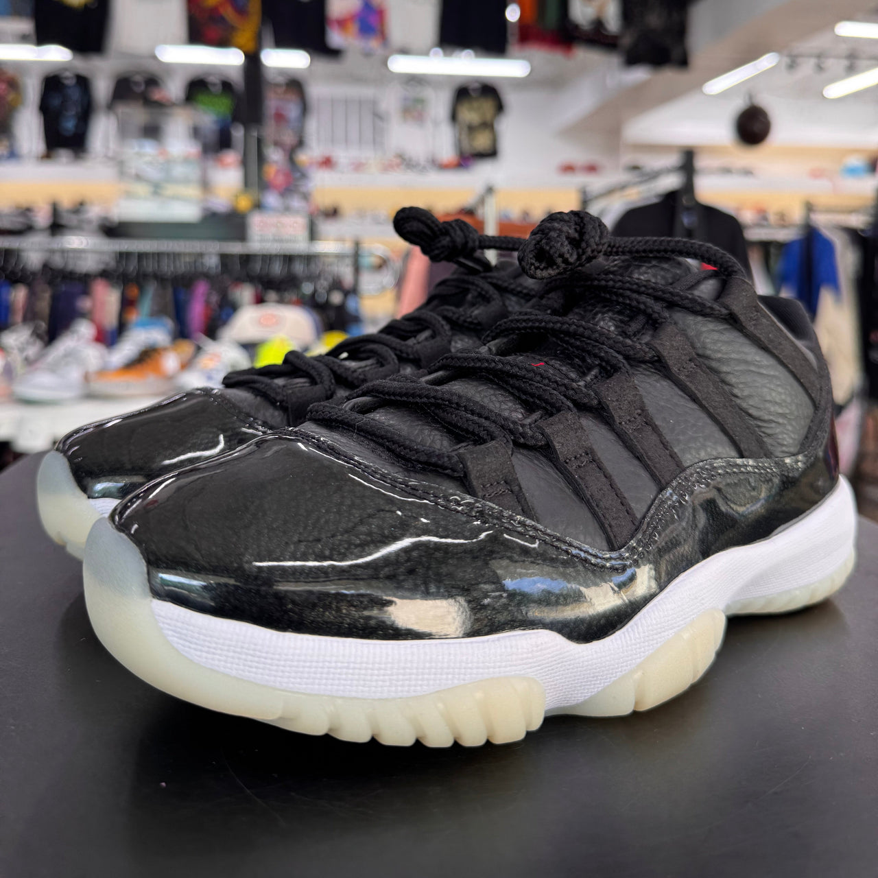 Air Jordan 11 Low 72-10 (2022)