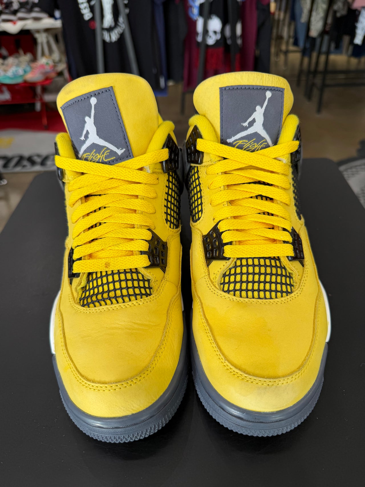 Air Jordan 4 Lightning (2021)