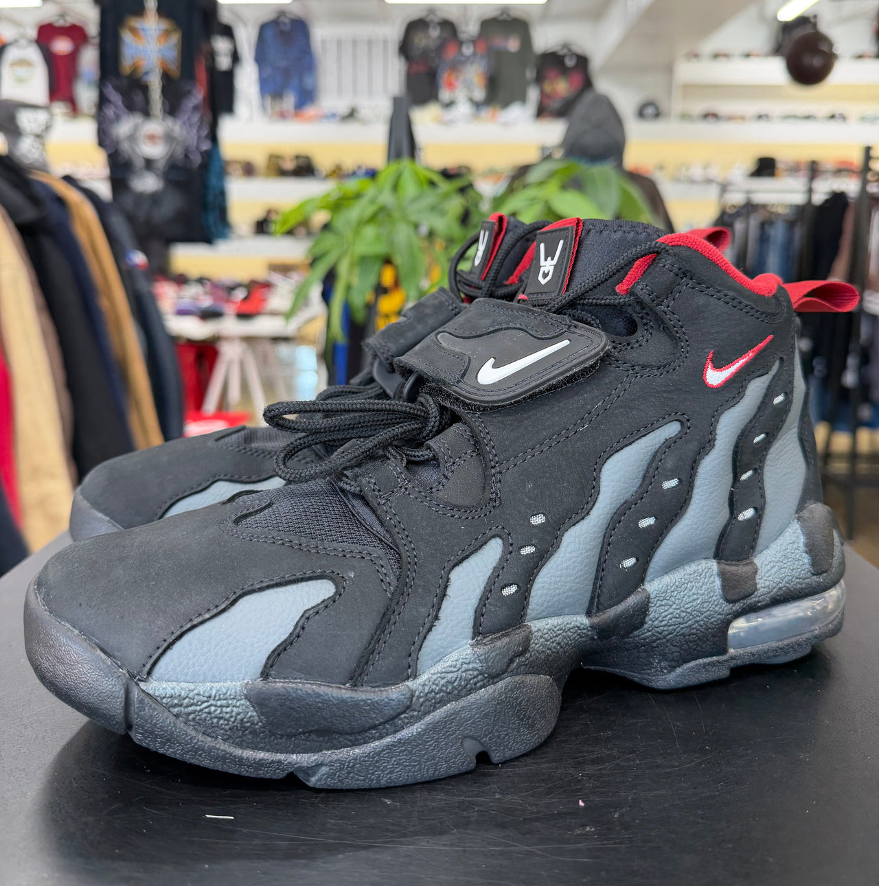 Nike Air DT Max Falcons (2024)