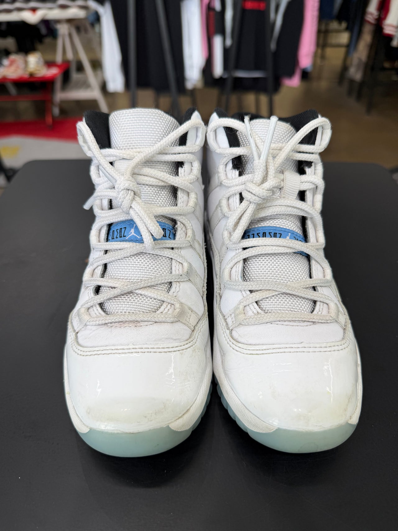 Air Jordan 11 Legend Blue (2024)