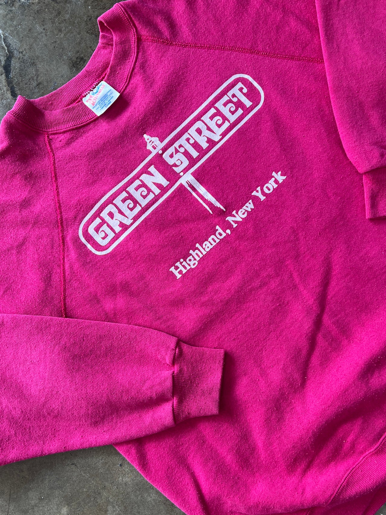 Green Street Highland New York Vacation Crewneck