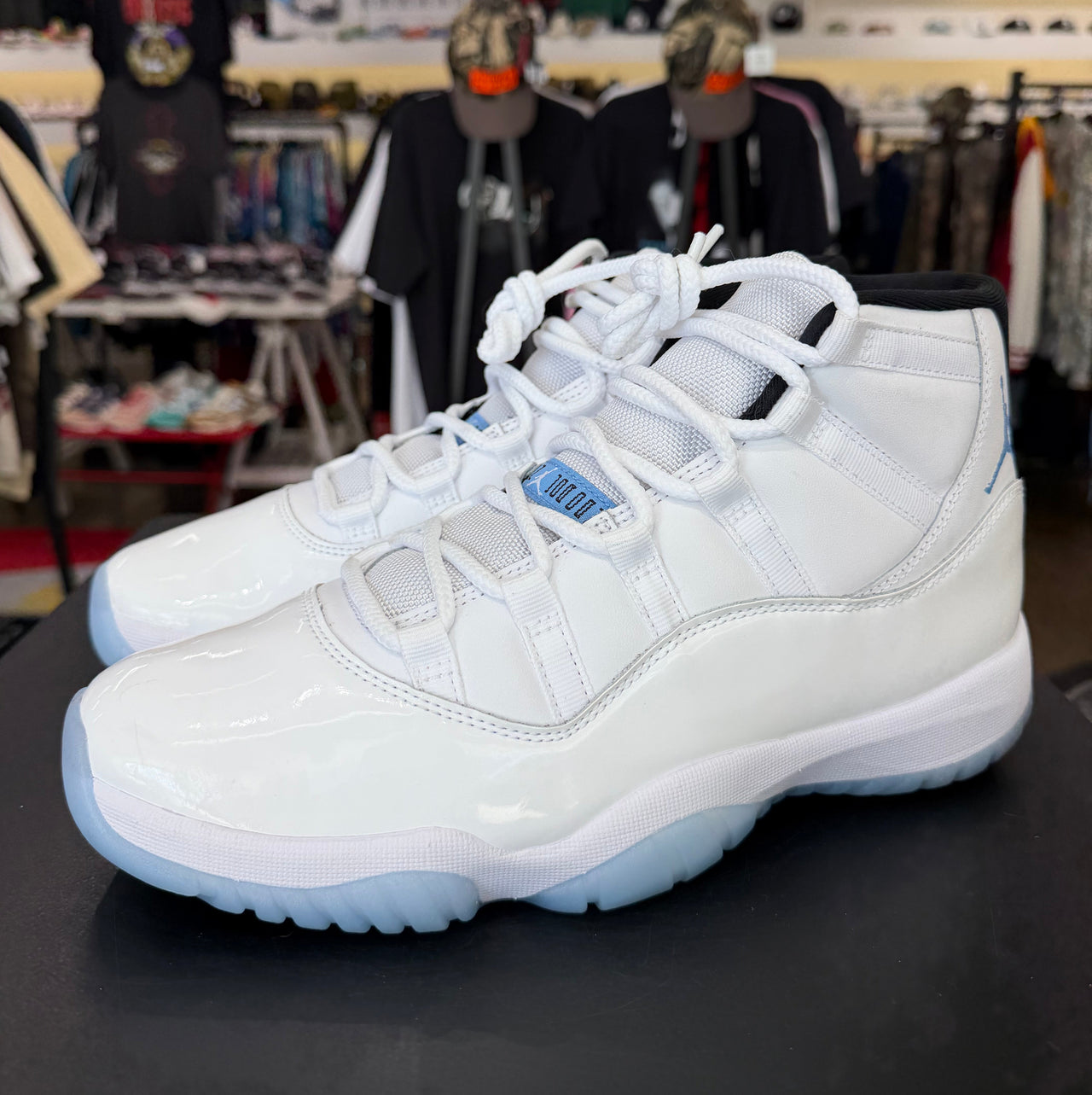 Air Jordan 11 Legend Blue (2024)