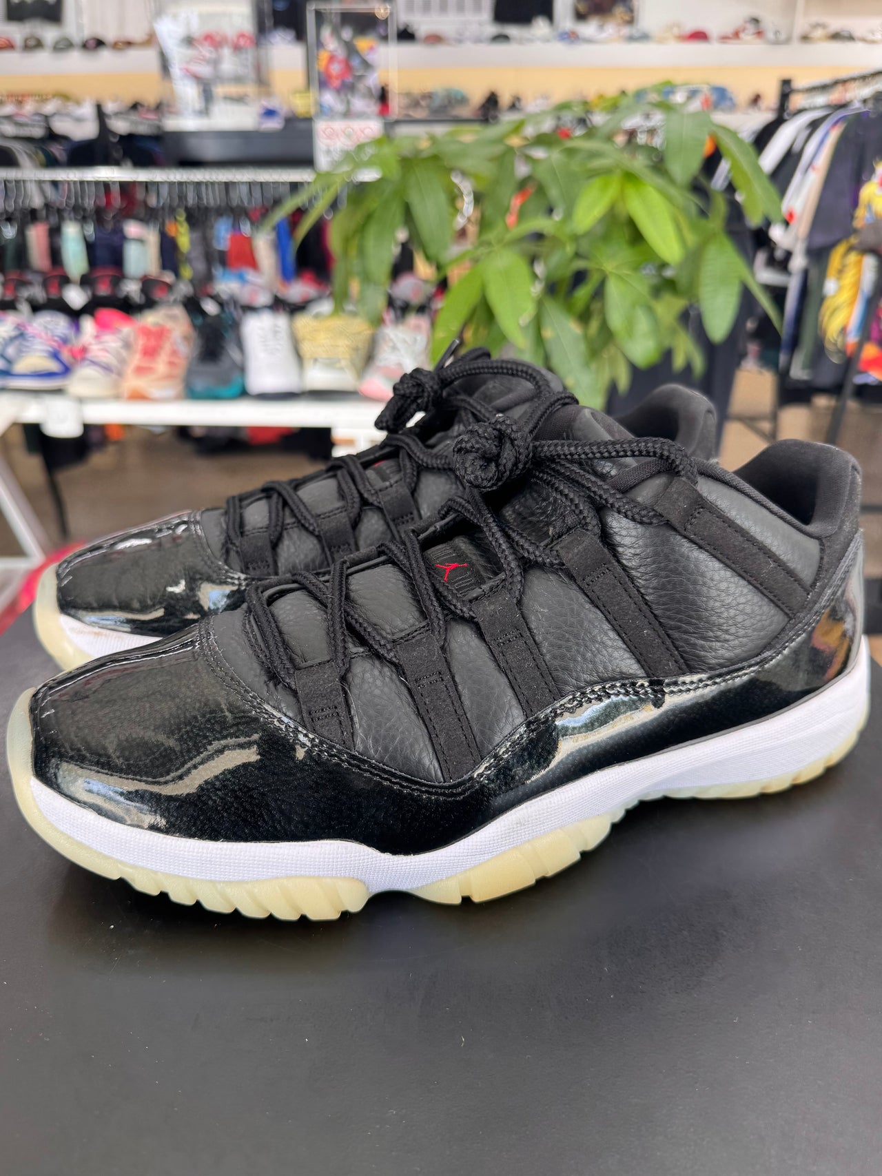Air Jordan 11 Low 72-10 (2022)