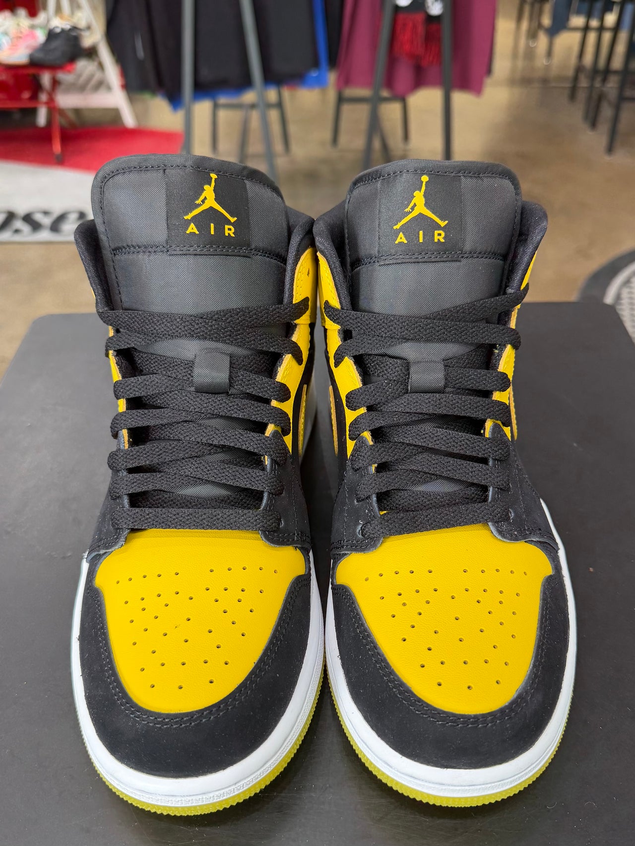 Jordan 1 Mid New Love (2025)