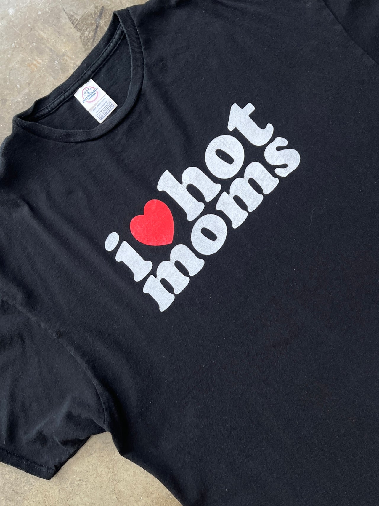 I Heart Hot Moms I Love Hot Moms MILFS Tee