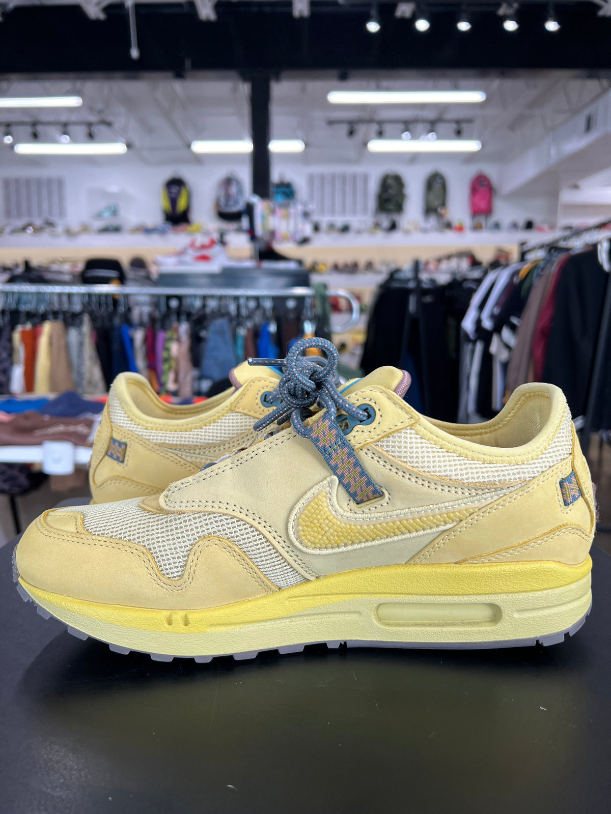 Nike Air Max 1 Travis Scott Saturn Gold Sz. 8 (2022)