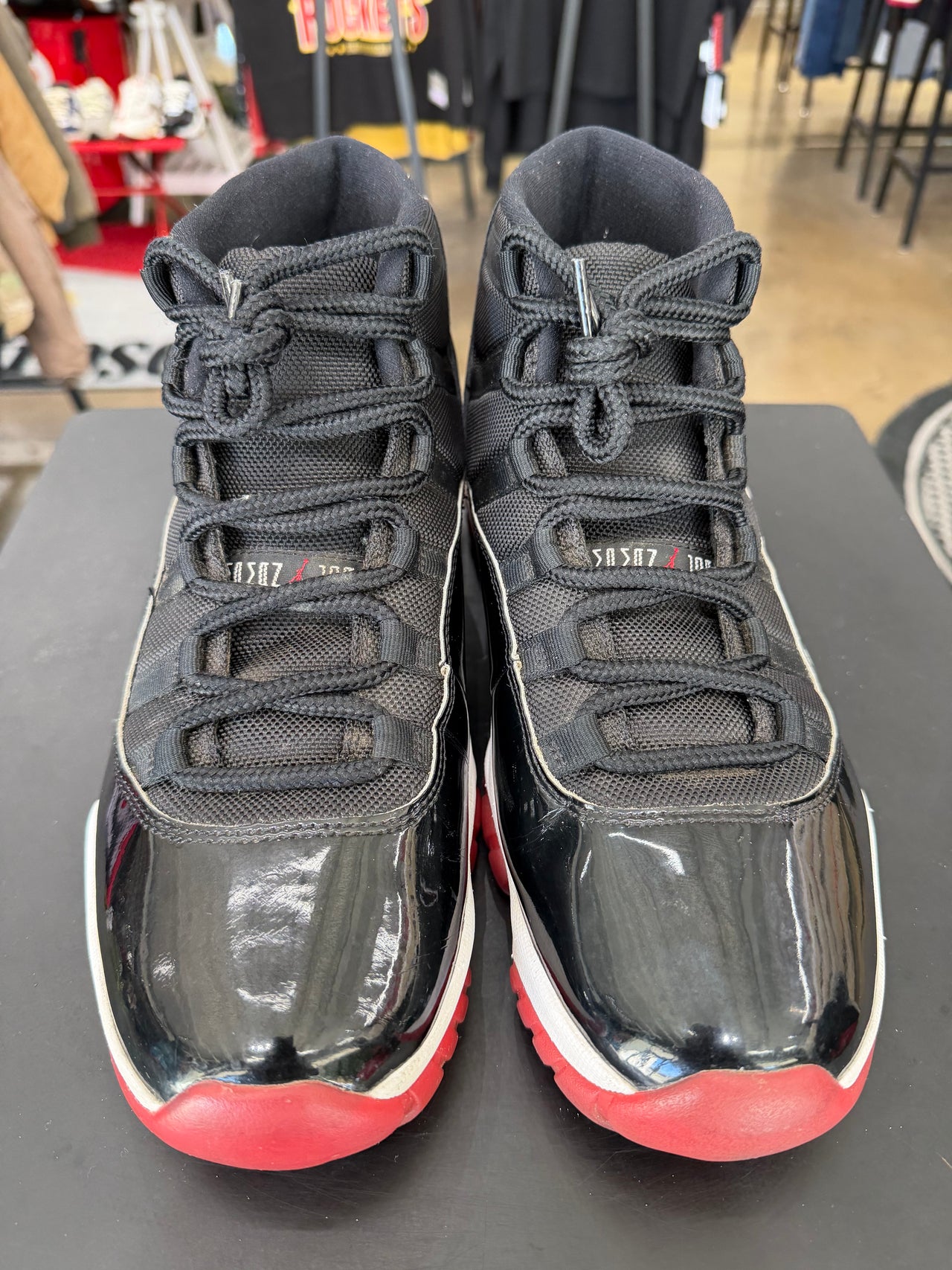 Air Jordan 11 Playoff Bred (2019)