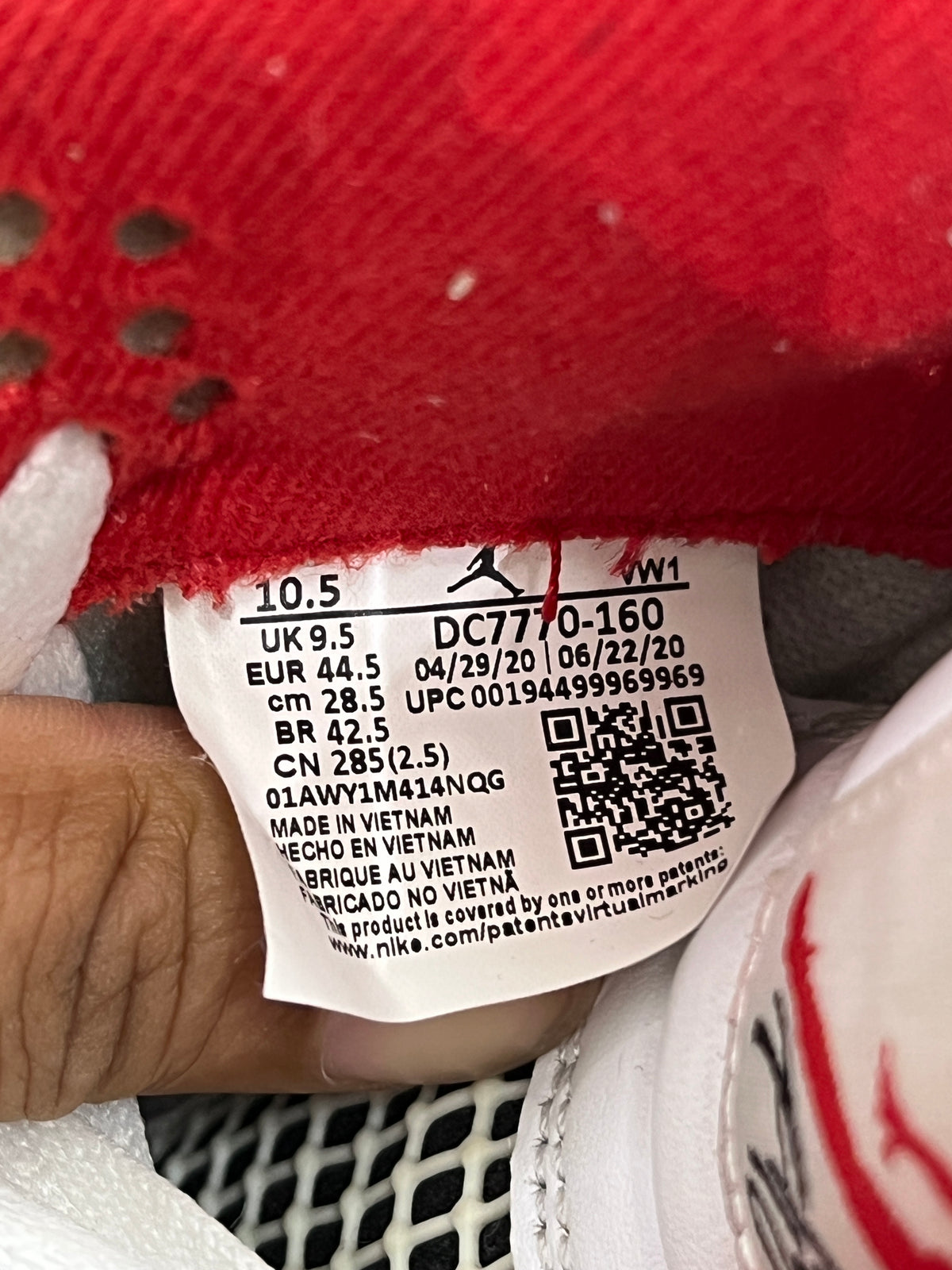 Air Jordan 4 Fire Red 10.5 (2020)