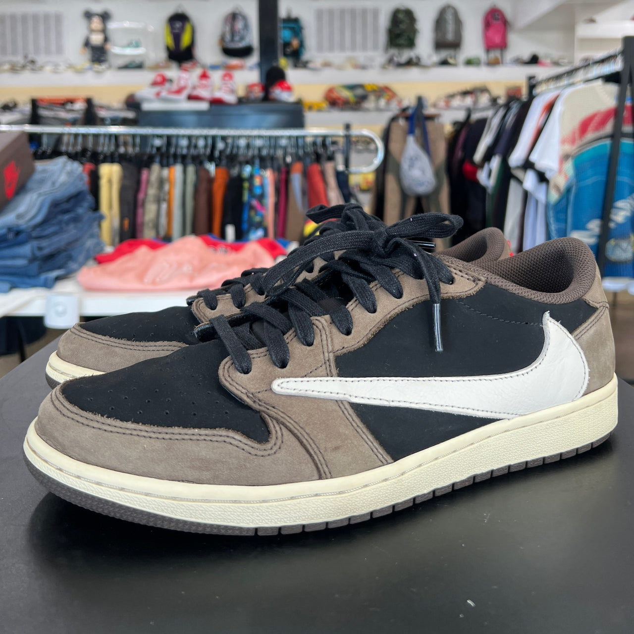 Air Jordan 1 Low Travis Scott Mocha