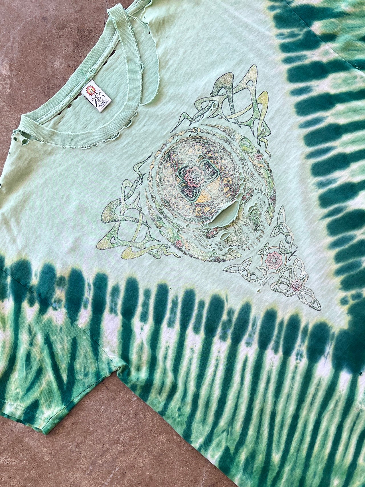 2004 Grateful Dead Skull Flower Hand Dye Sundog Tie Dye Tee Distressed
