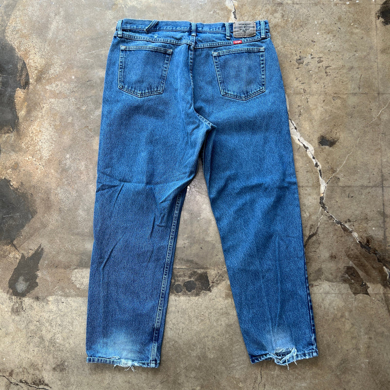 Wrangler Jeans Distressed Leg Opening