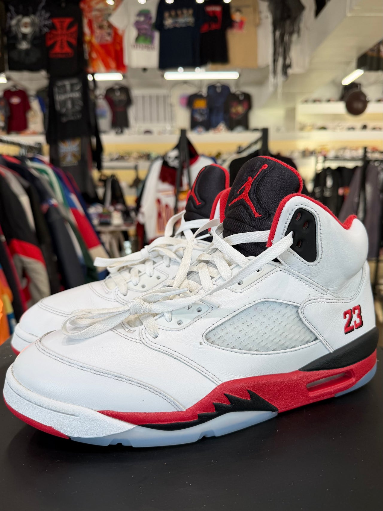 Air Jordan 5 Fire Red (2025)