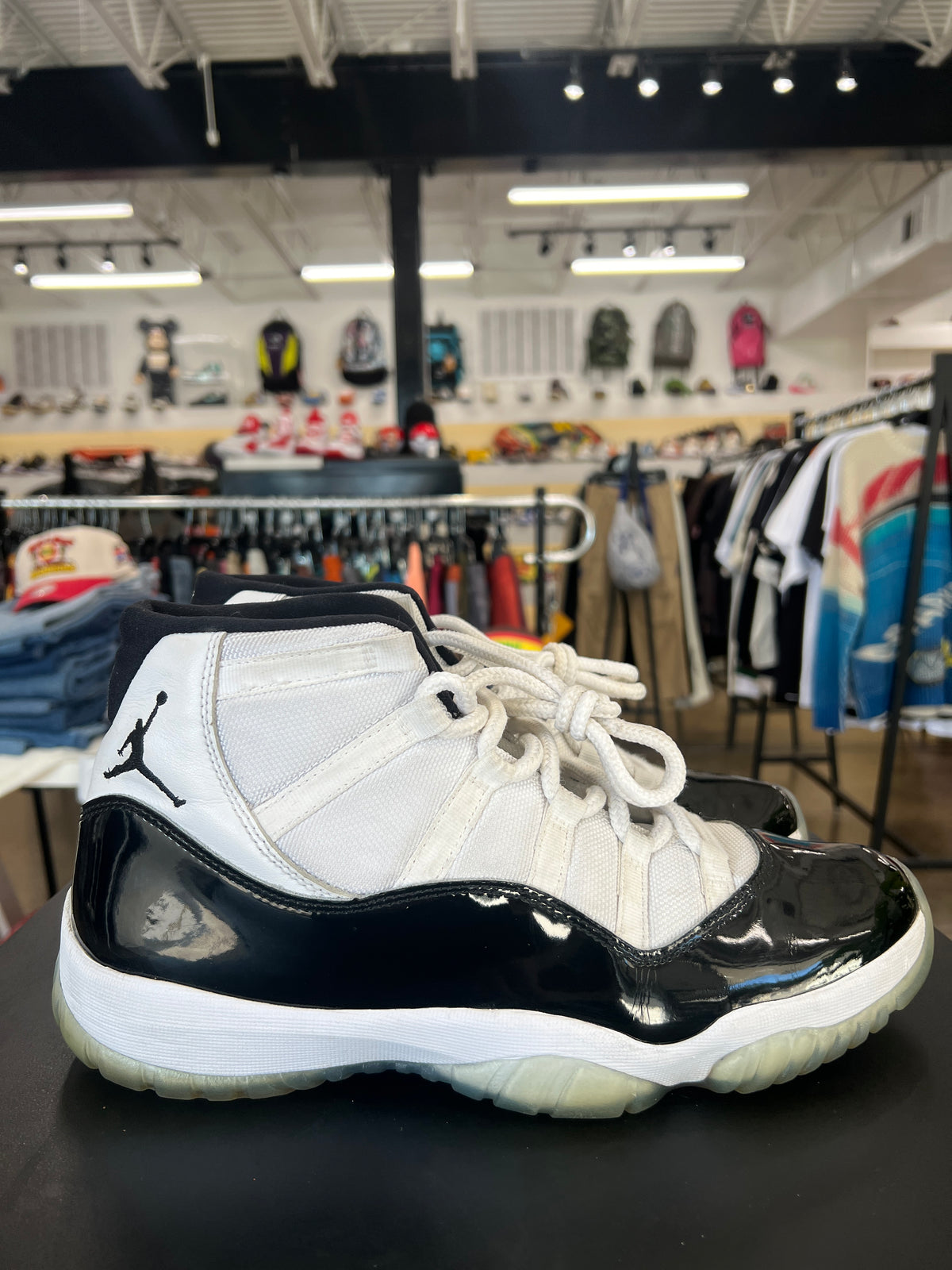 Air Jordan 11 Concord