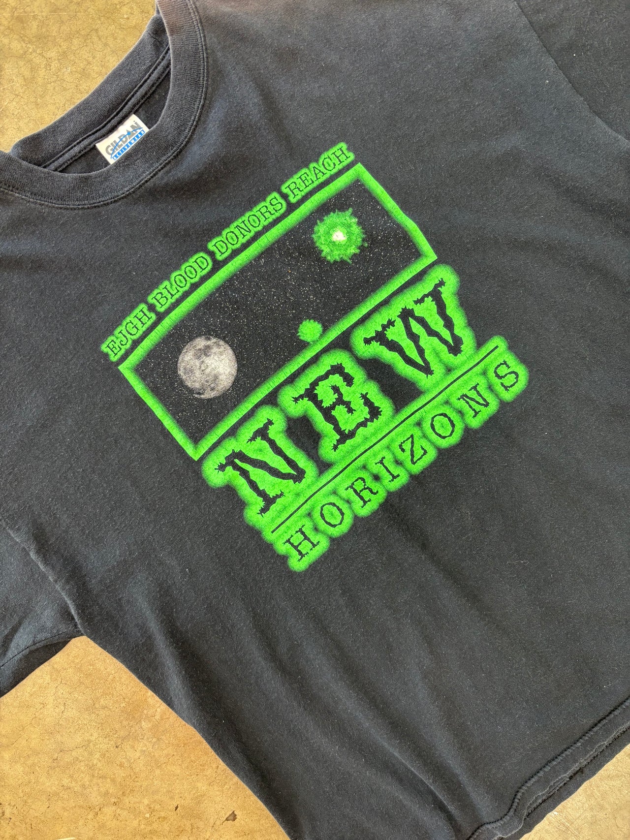 Blood Donor New Horizons Spooky Moon Tee XL