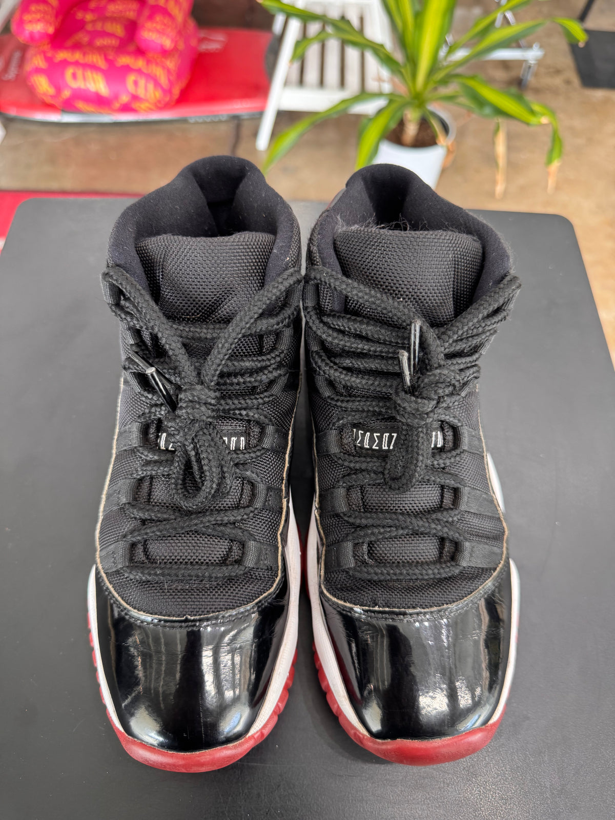 Air Jordan 11 Playoff Bred (2019)