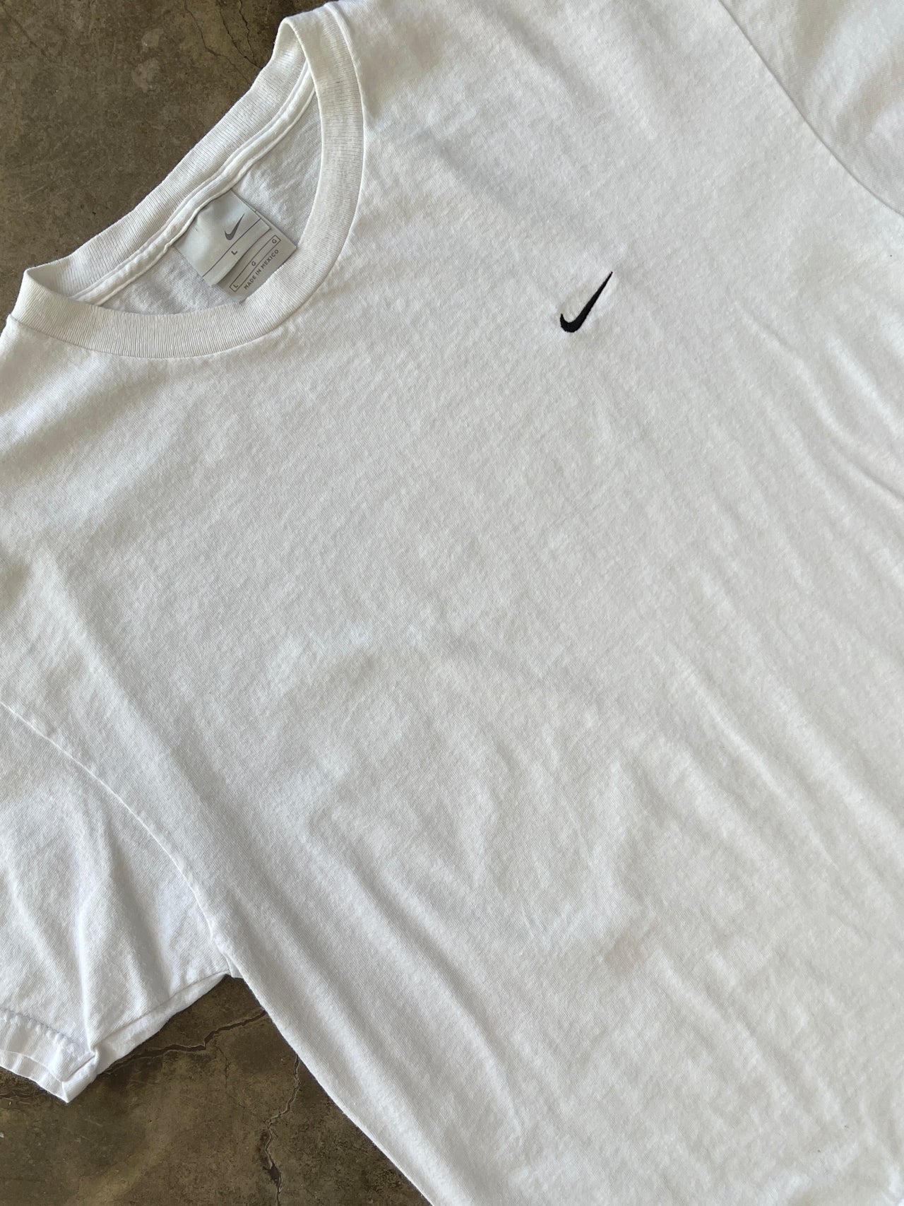 Y2k Early 2000s Nike Swoosh White Tee