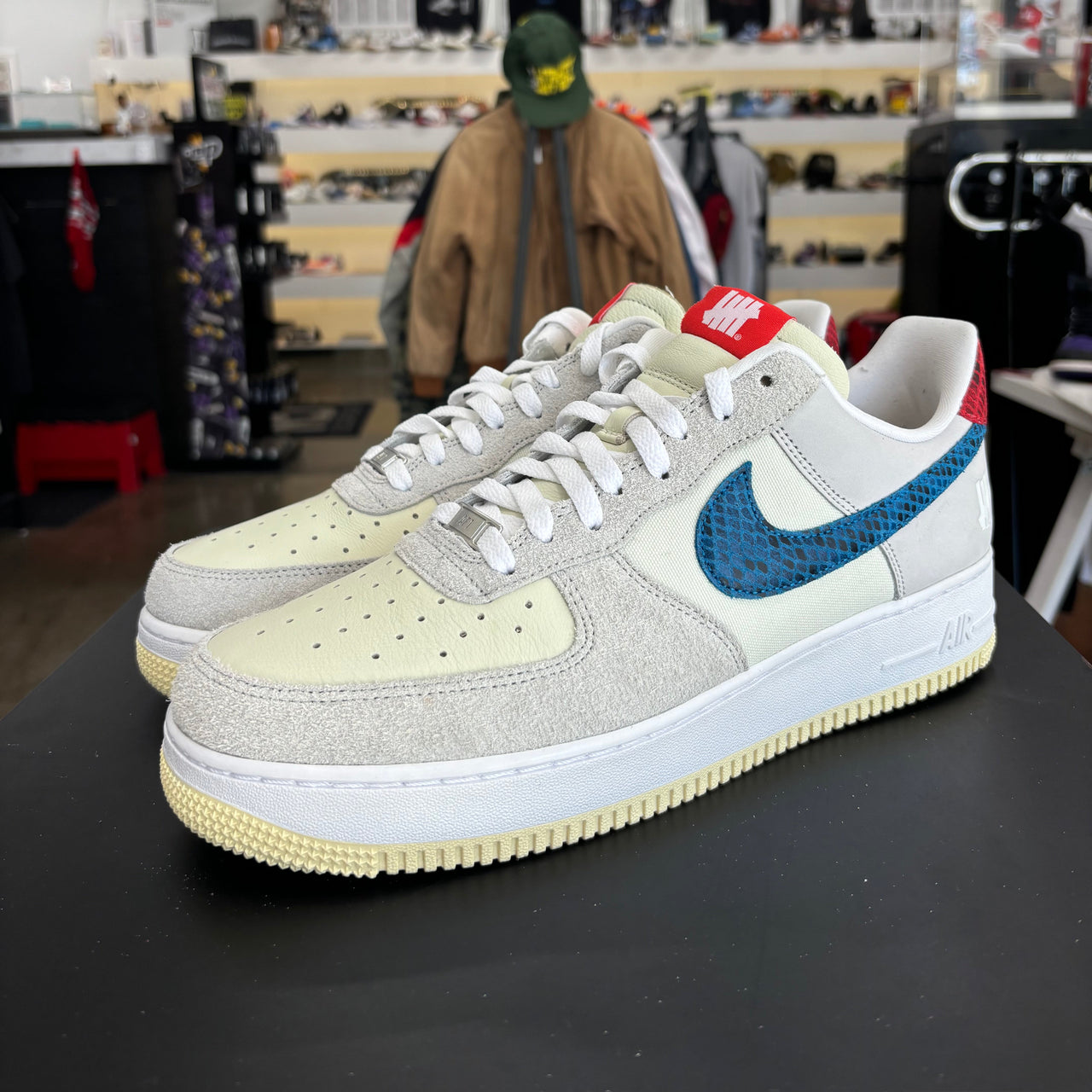 Air Force 1 Low SP Undefeated 5 On It Dunk Vs. AF1