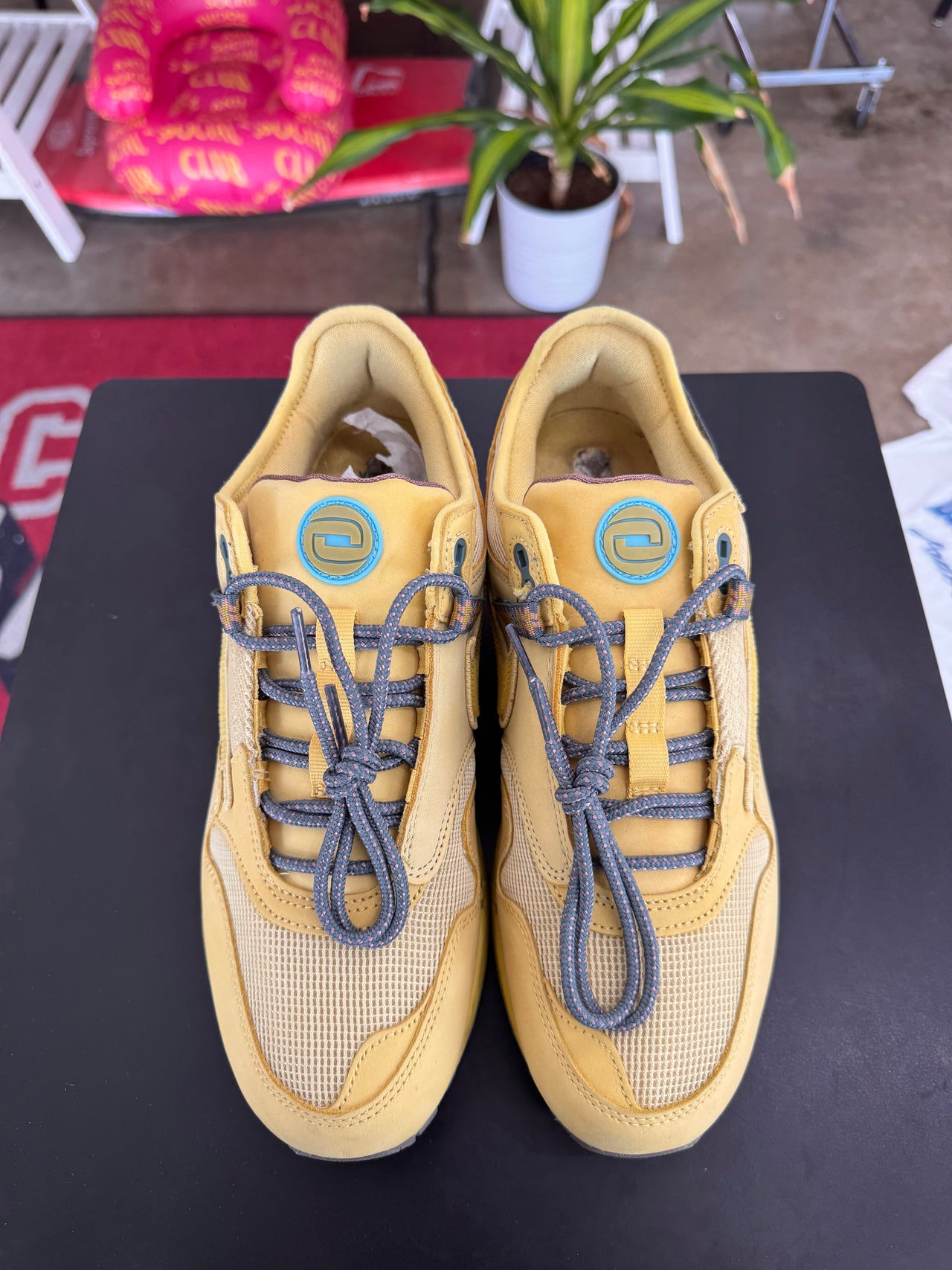 Nike Air Max 1 Travis Scott Saturn Gold (2022)