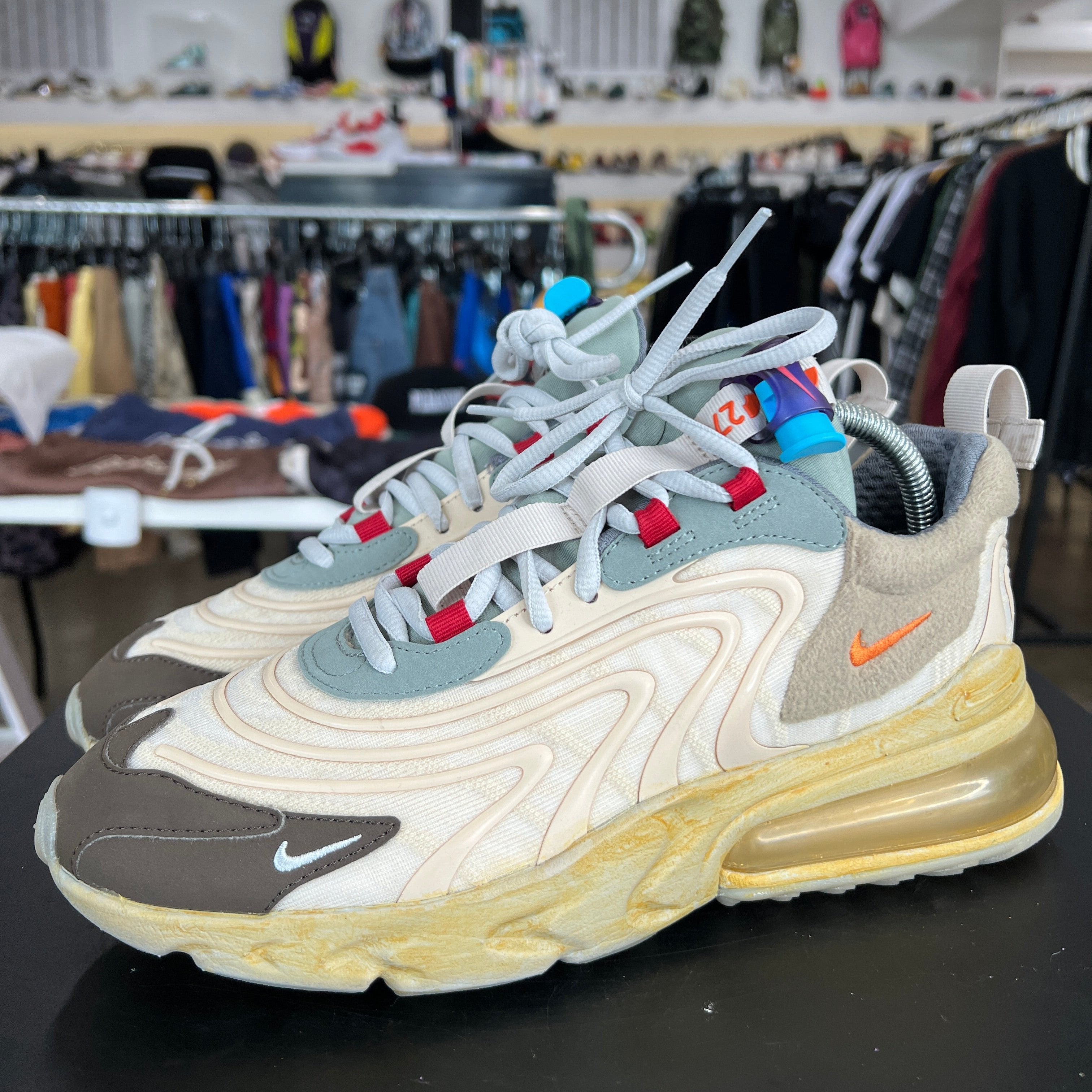 TRAVIS SCOTT