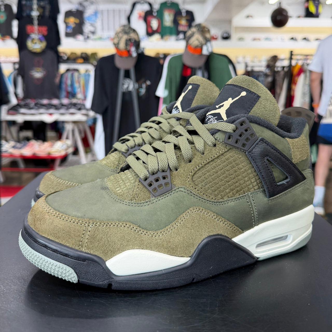 Air Jordan 4 Craft Medium Olive (2023)