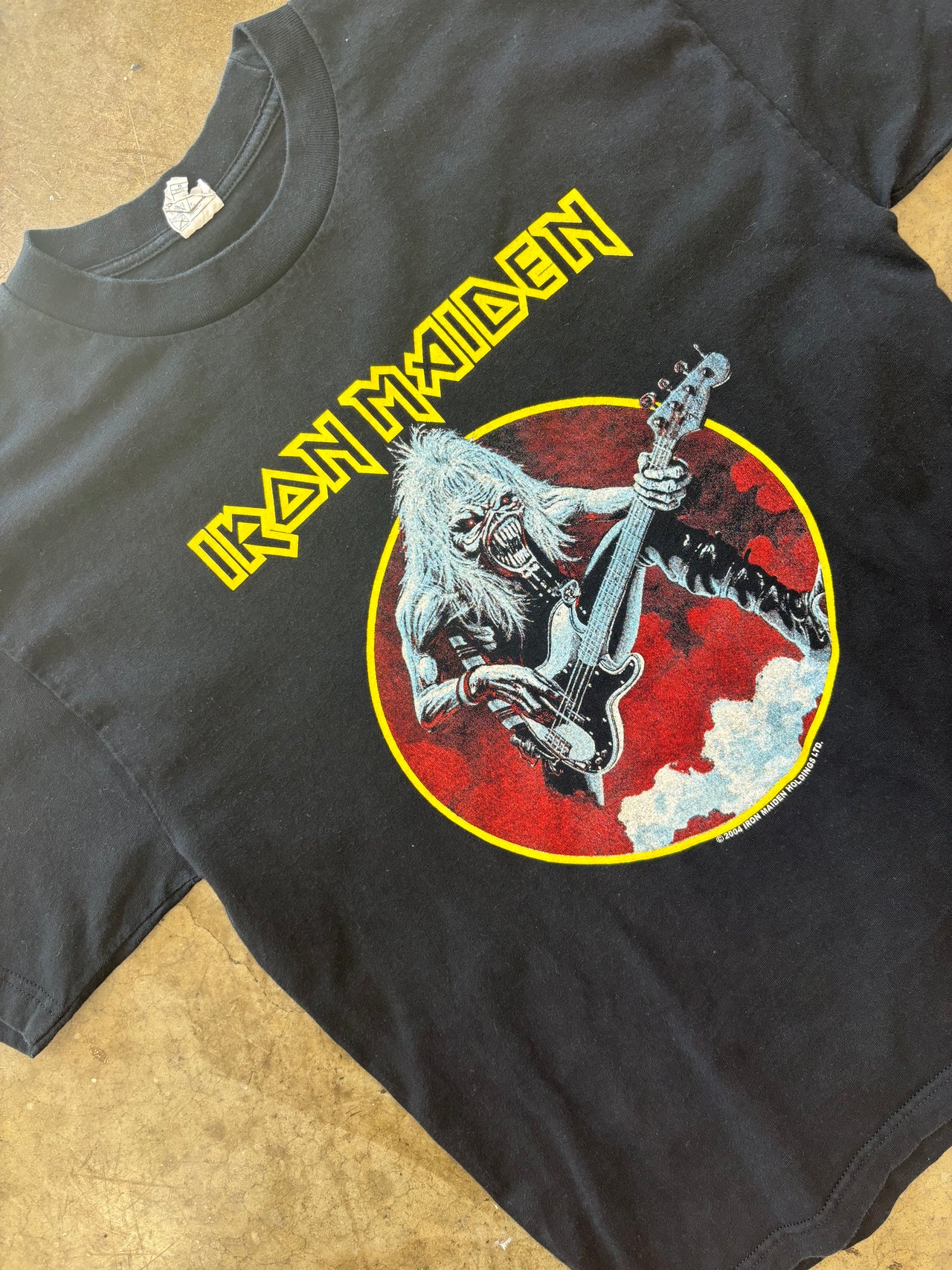 2004 Iron Maiden Eddy Guitar Tee Large