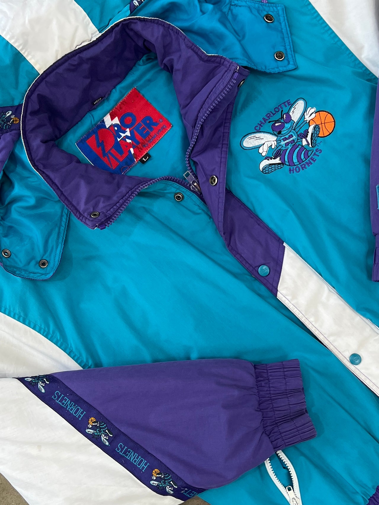 90s NBA Pro Player Daniel Young Charlotte Hornets Puffer Jacket