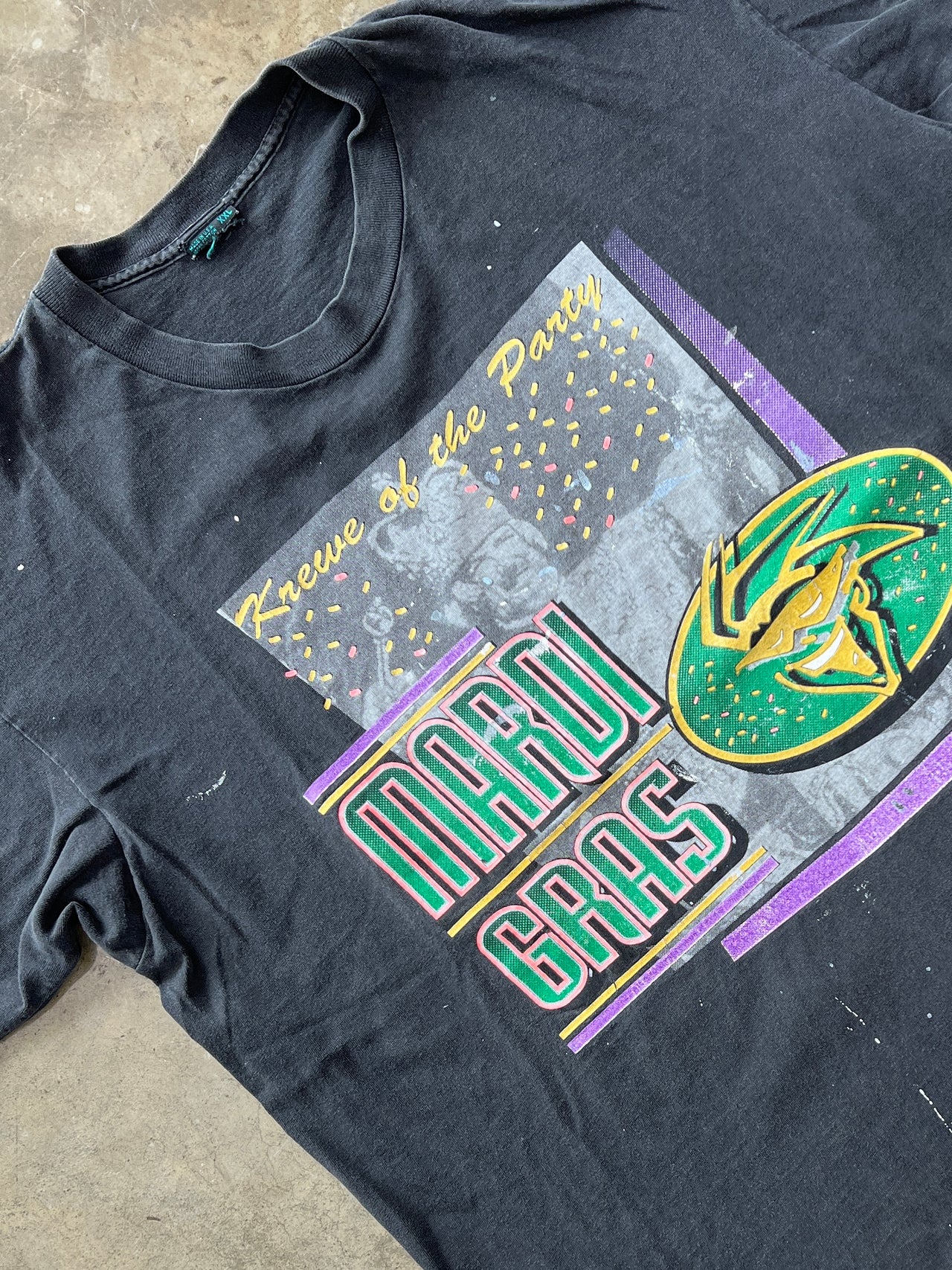 Mardi Gras Kreuve of the Party Single Stitch Tee