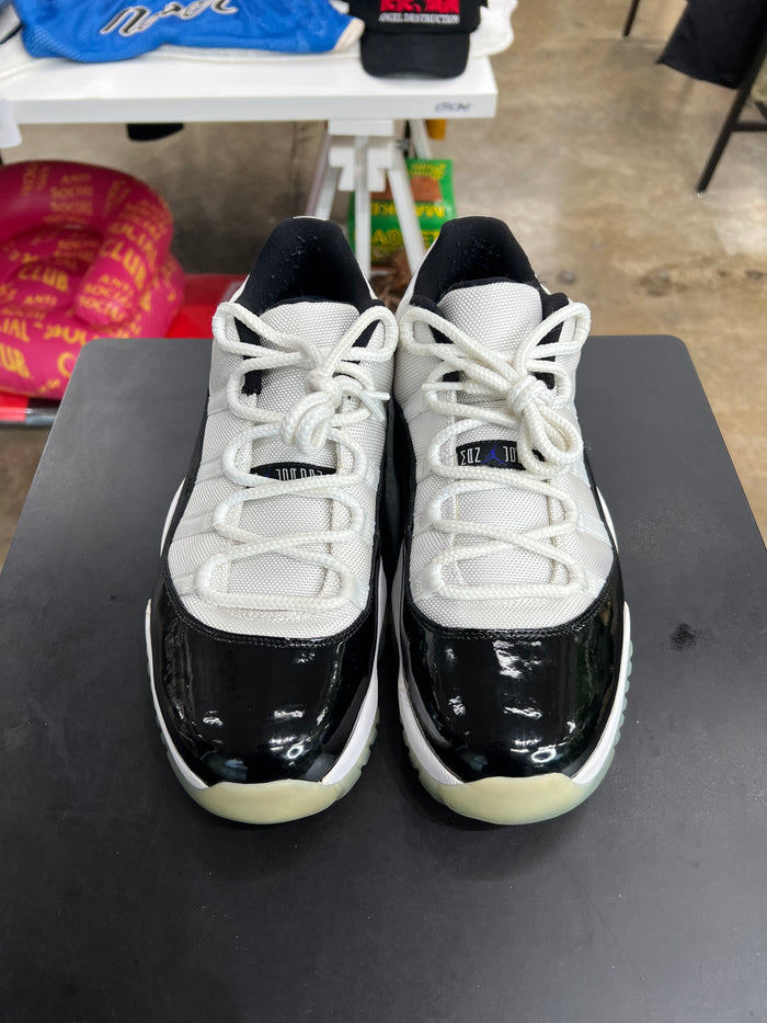 Air Jordan 11 Low Concord