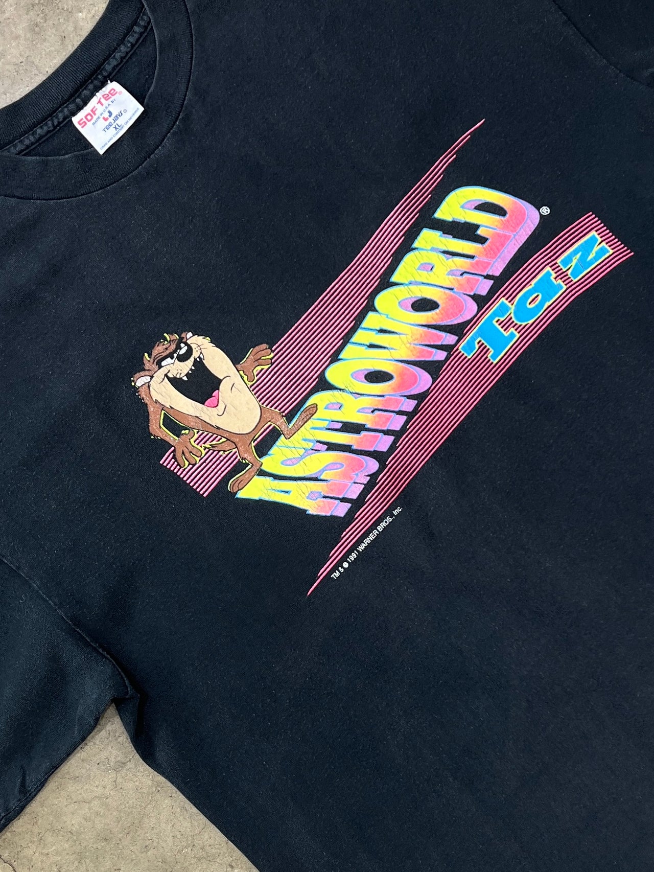 1991 Looney Tunes Taz Houston Astroworld Park Tee
