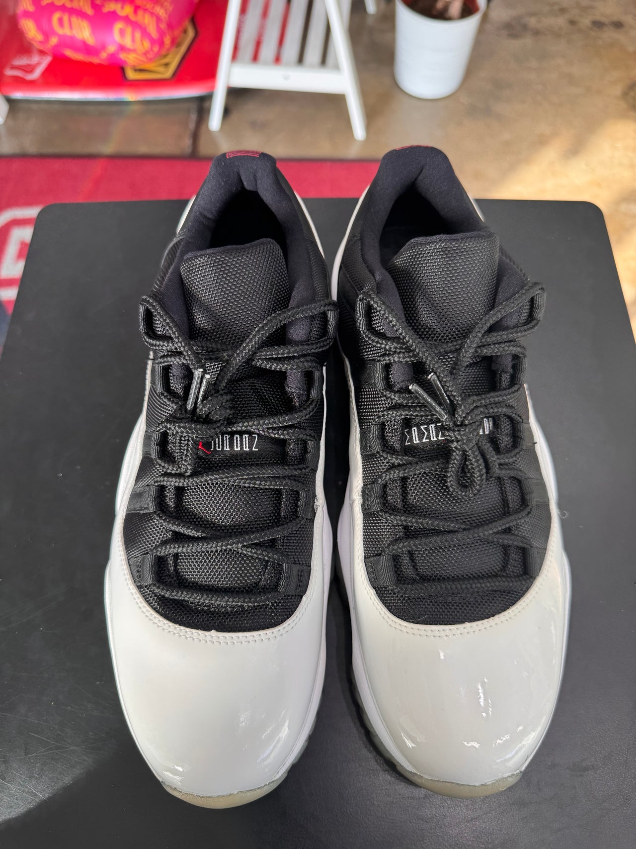 Jordan 11 Low Tuxedo (2013)