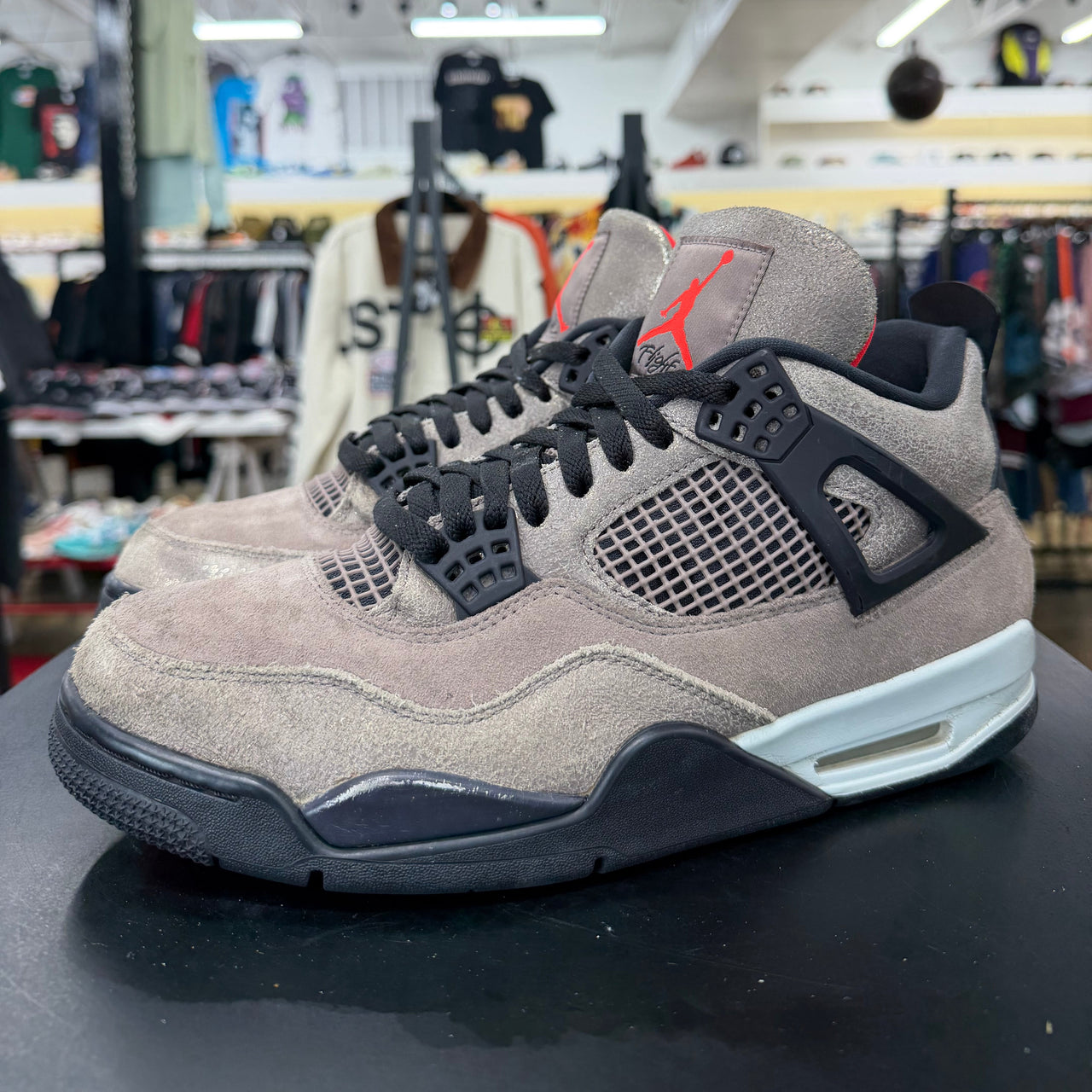 Air Jordan 4 Taupe Haze (2021)