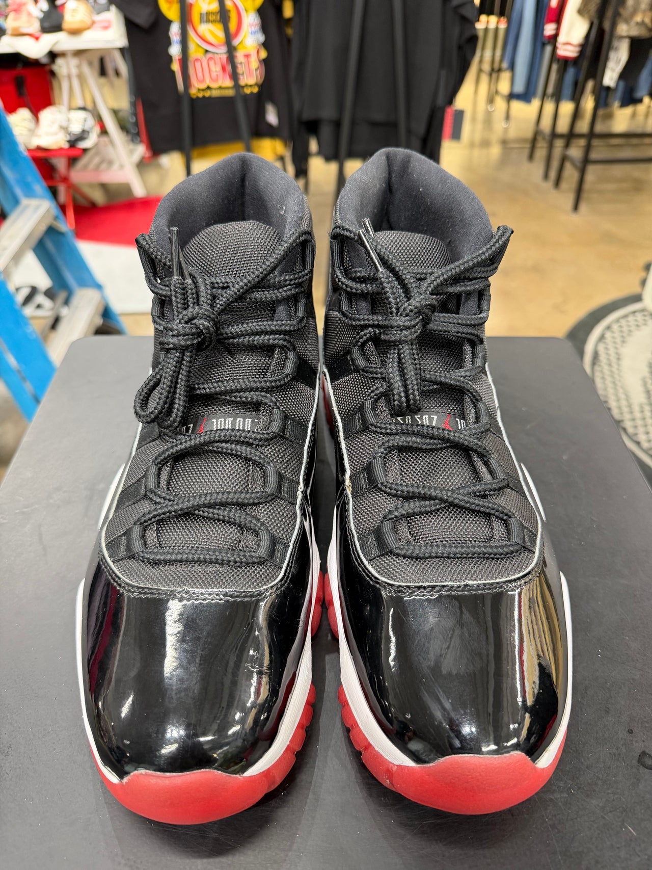 Air Jordan 11 Playoff Bred (2019)