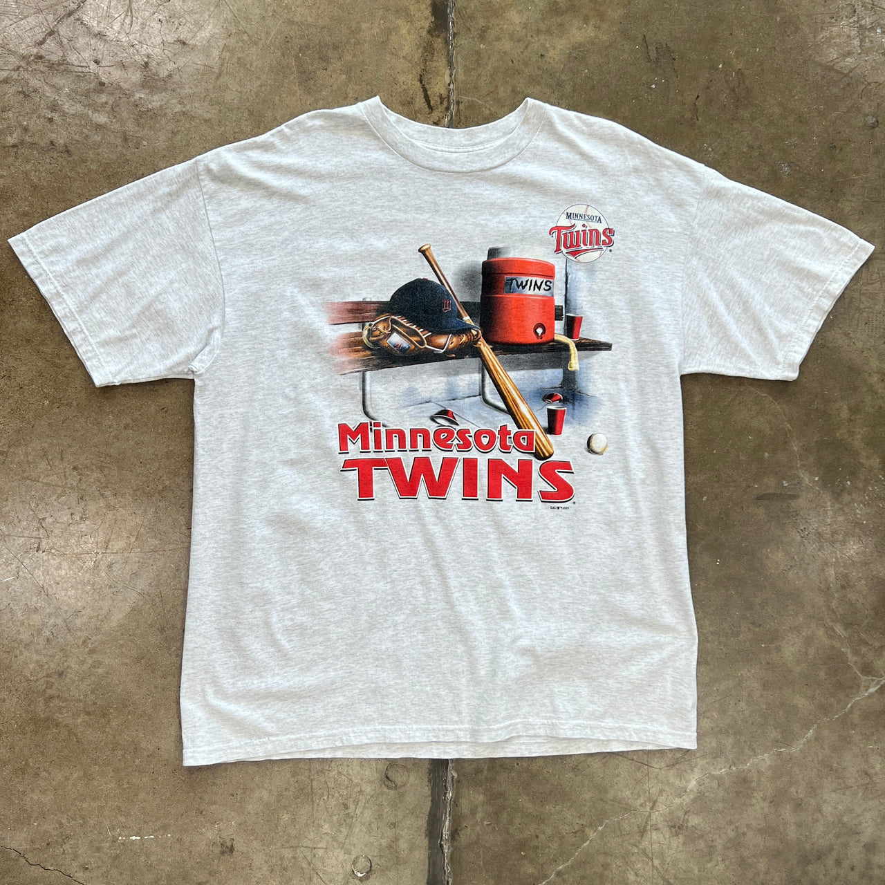 2001 MLB Minnesota Twins Bench Dugout Baseball Tee