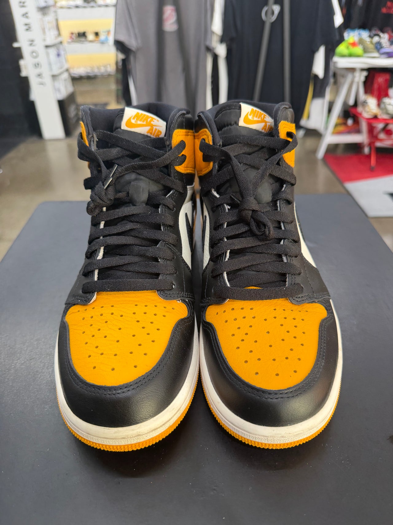 Air Jordan 1 Retro High OG Taxi (2022)