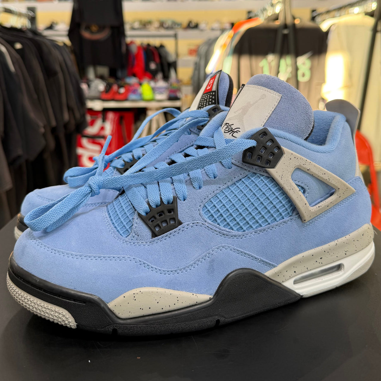 Air Jordan 4 University Blue (2021)