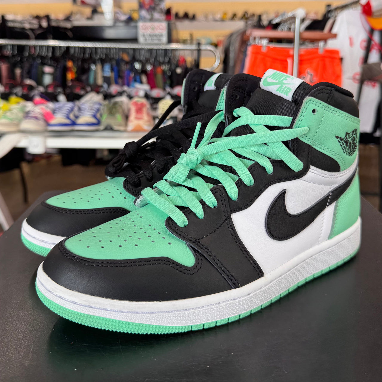 Air Jordan 1 Green Glow (2024)