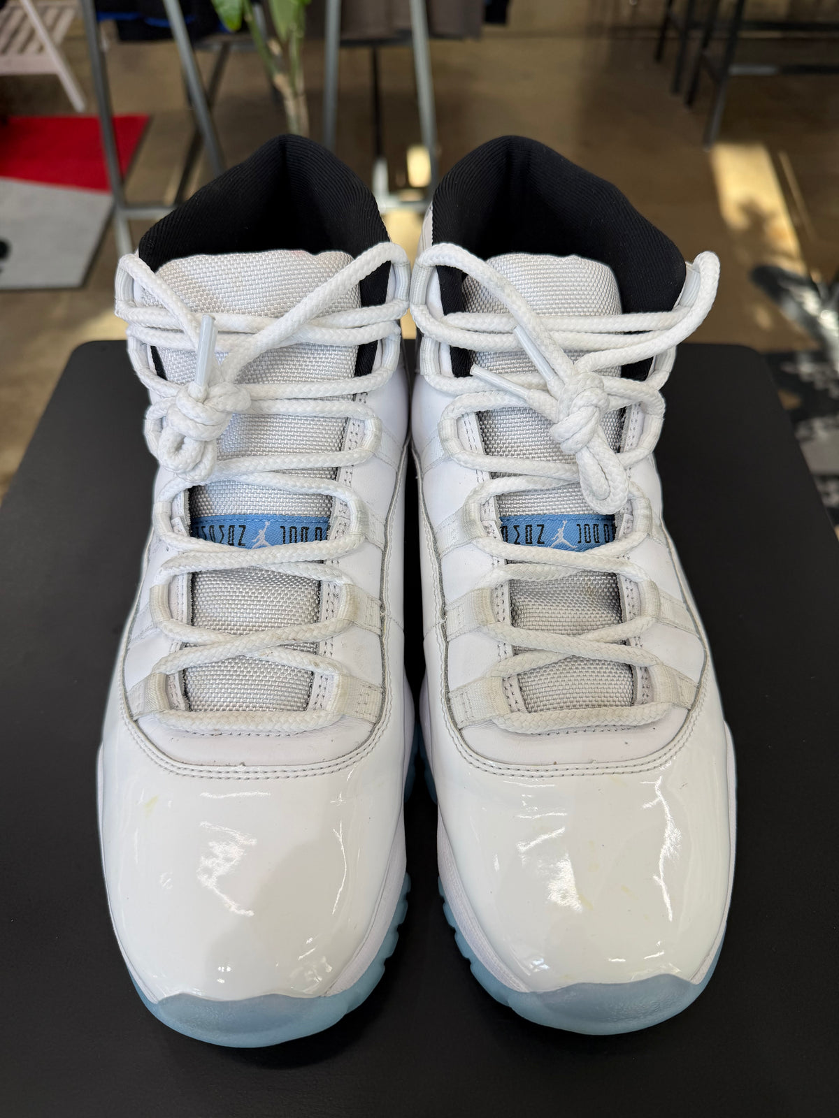 Air Jordan 11 Legend Blue (2024)