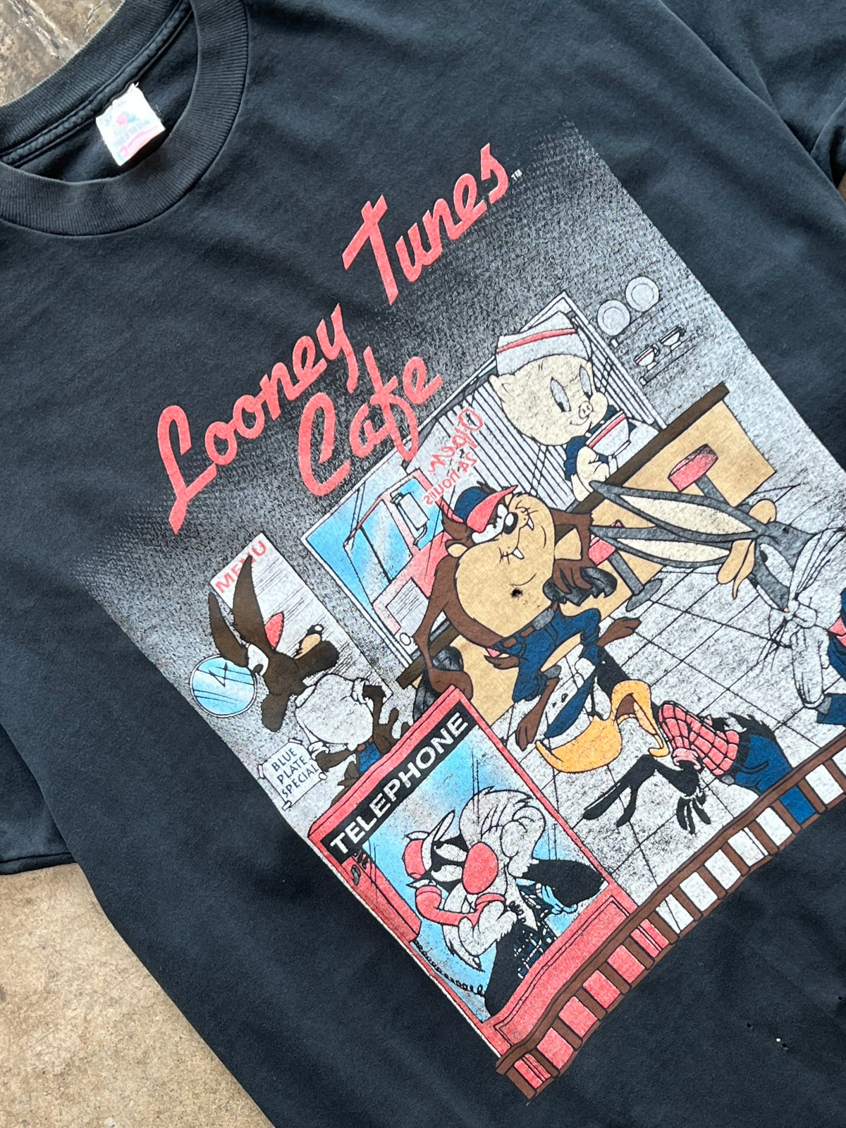 1994 Looney Tunes Cafe Diner Taz Sylvester Porky Tee
