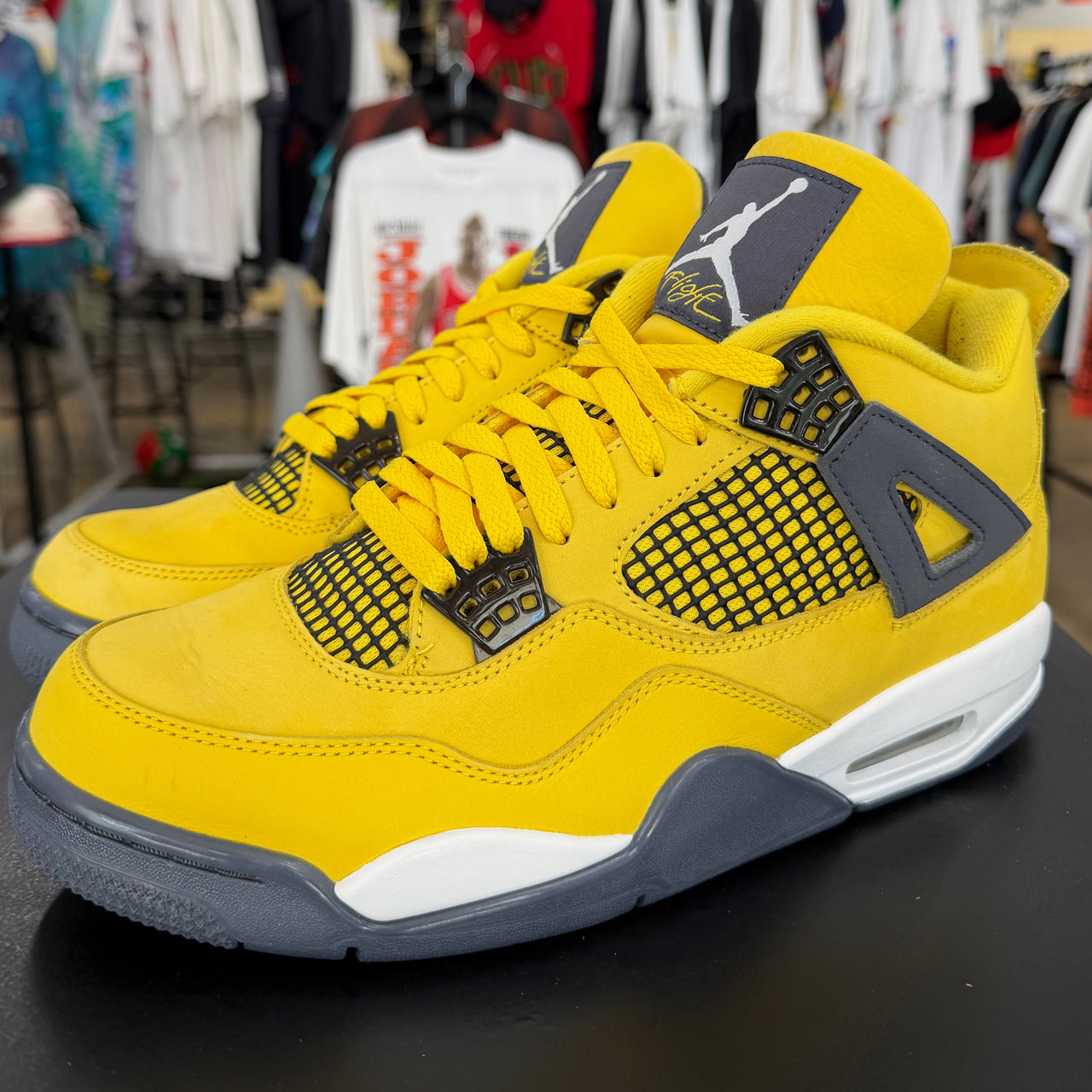 Air Jordan 4 Lightning (2021)