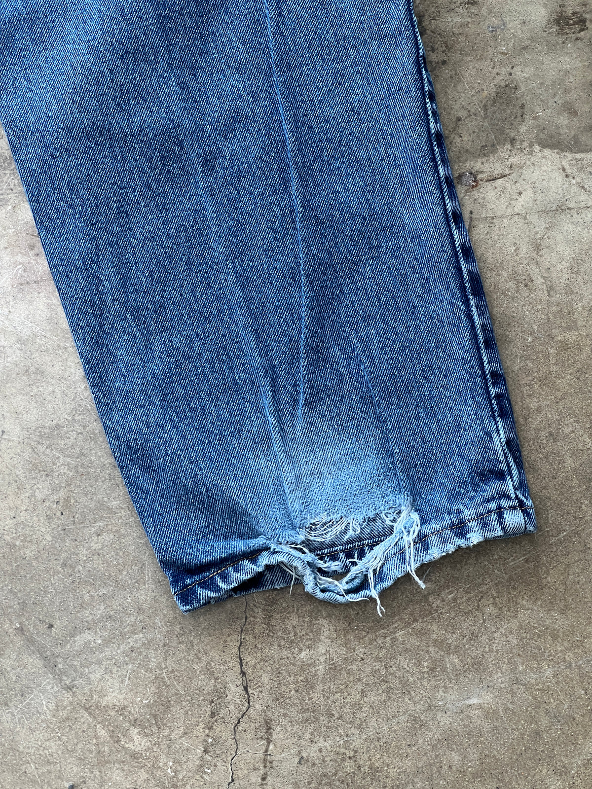 Wrangler Jeans Distressed Leg Opening