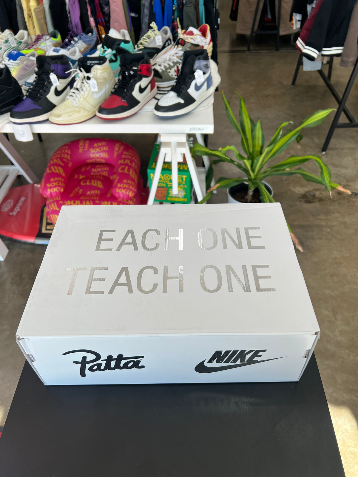 Nike Air Max 1 Patta Waves White Sz. 10.5 (2022)