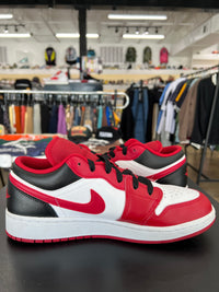 Air Jordan 1 Low Bulls (2022)