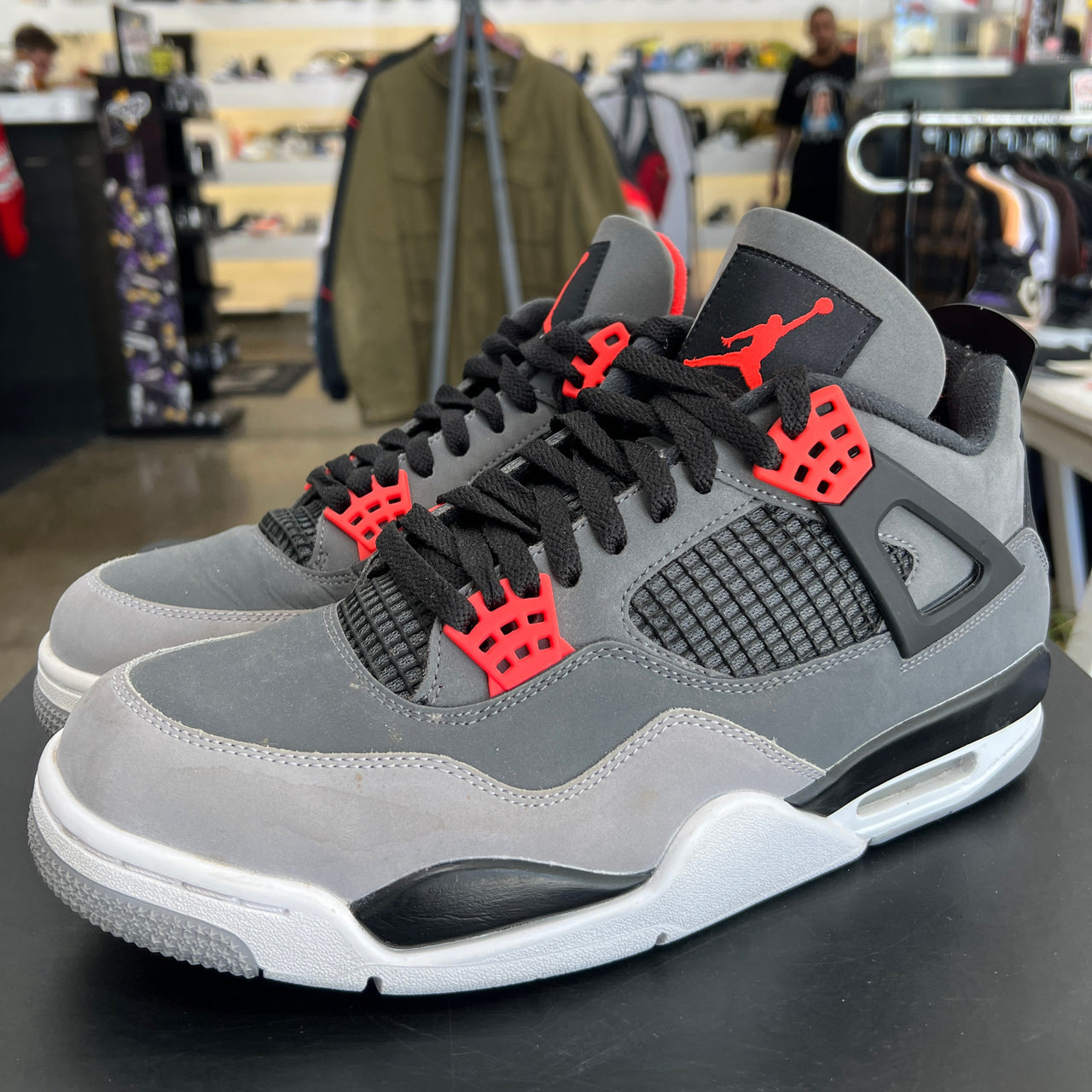 Air Jordan 4 Infrared (2022)