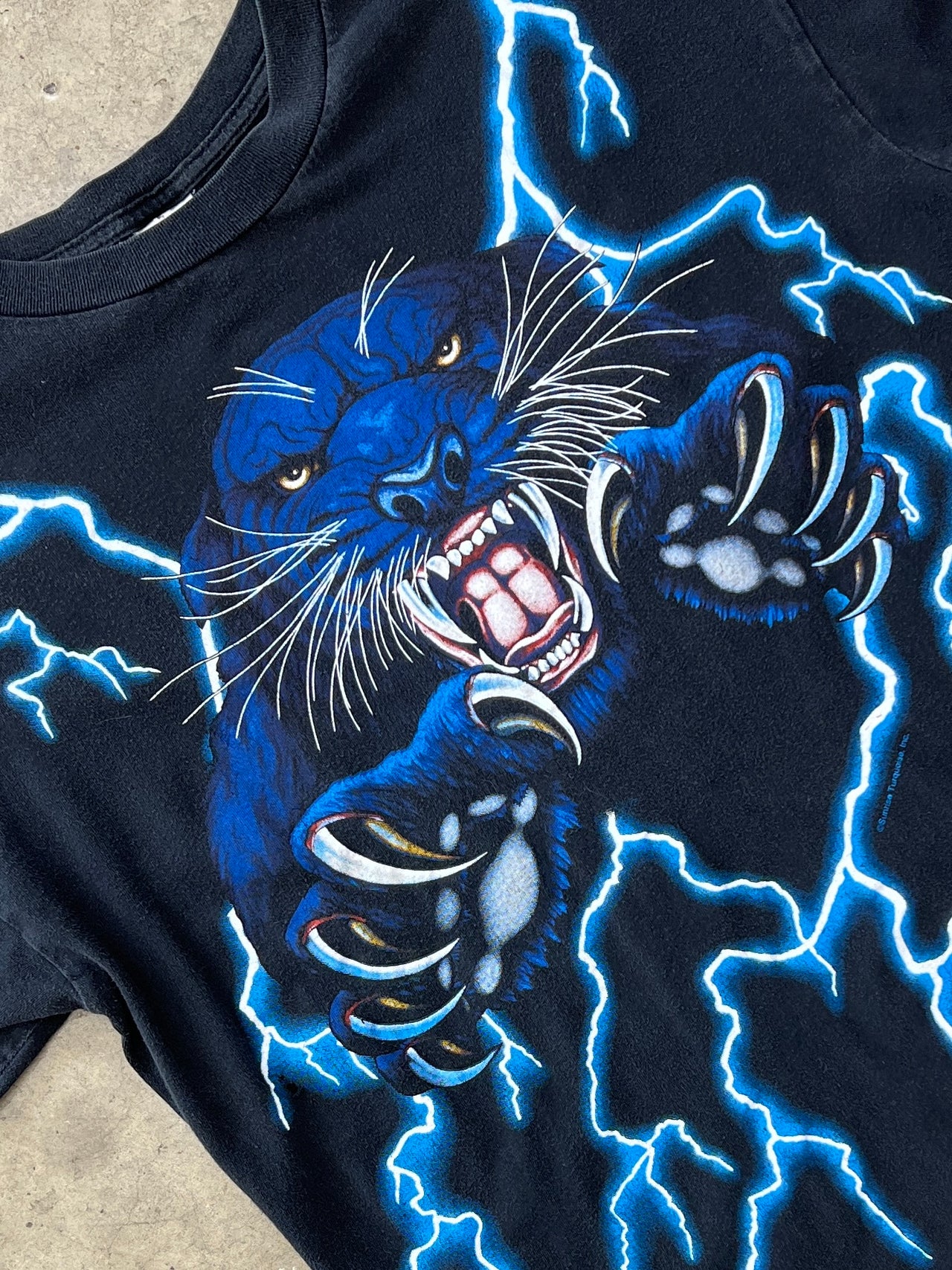 90s USA American Thunder Panther Lightning Tee