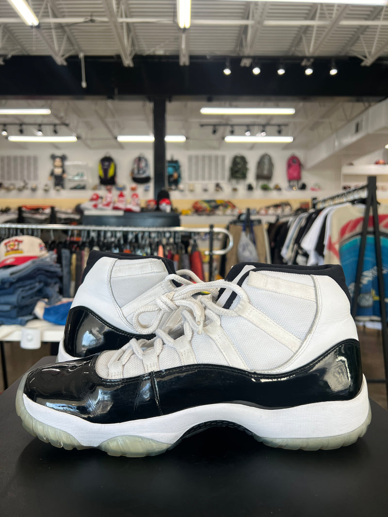 Air Jordan 11 Concord